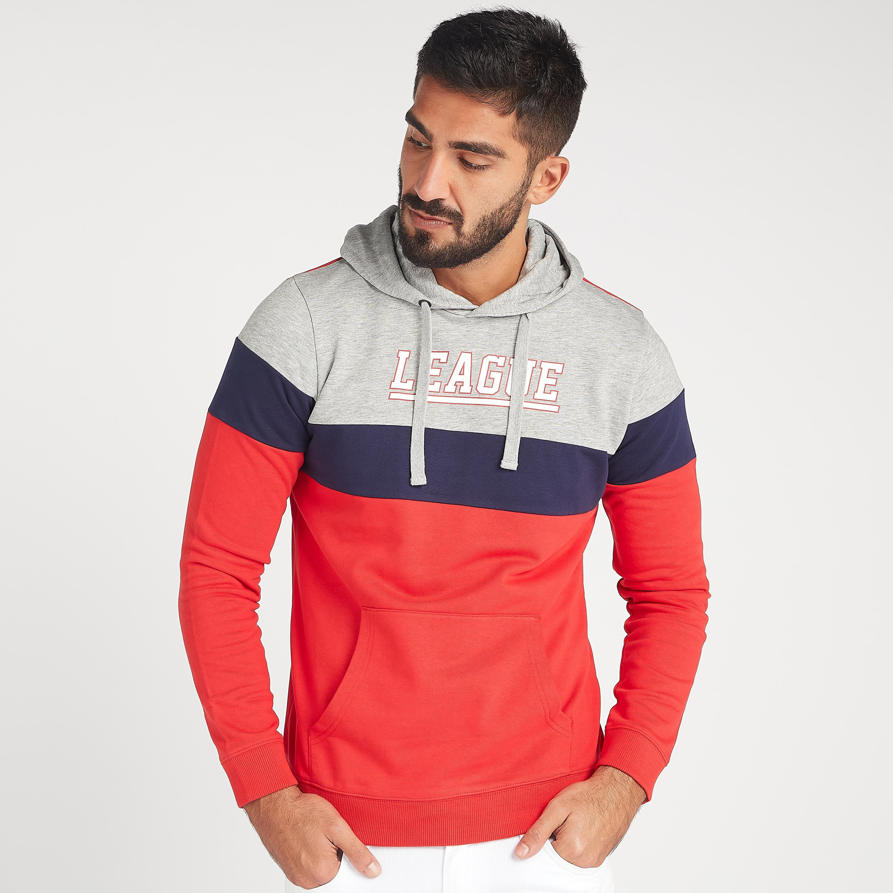 هودي مستدام بجيوب كنغر وأكمام طويلة وطبعات-men-winterwear-hoodiesandsweatshirts-image-5