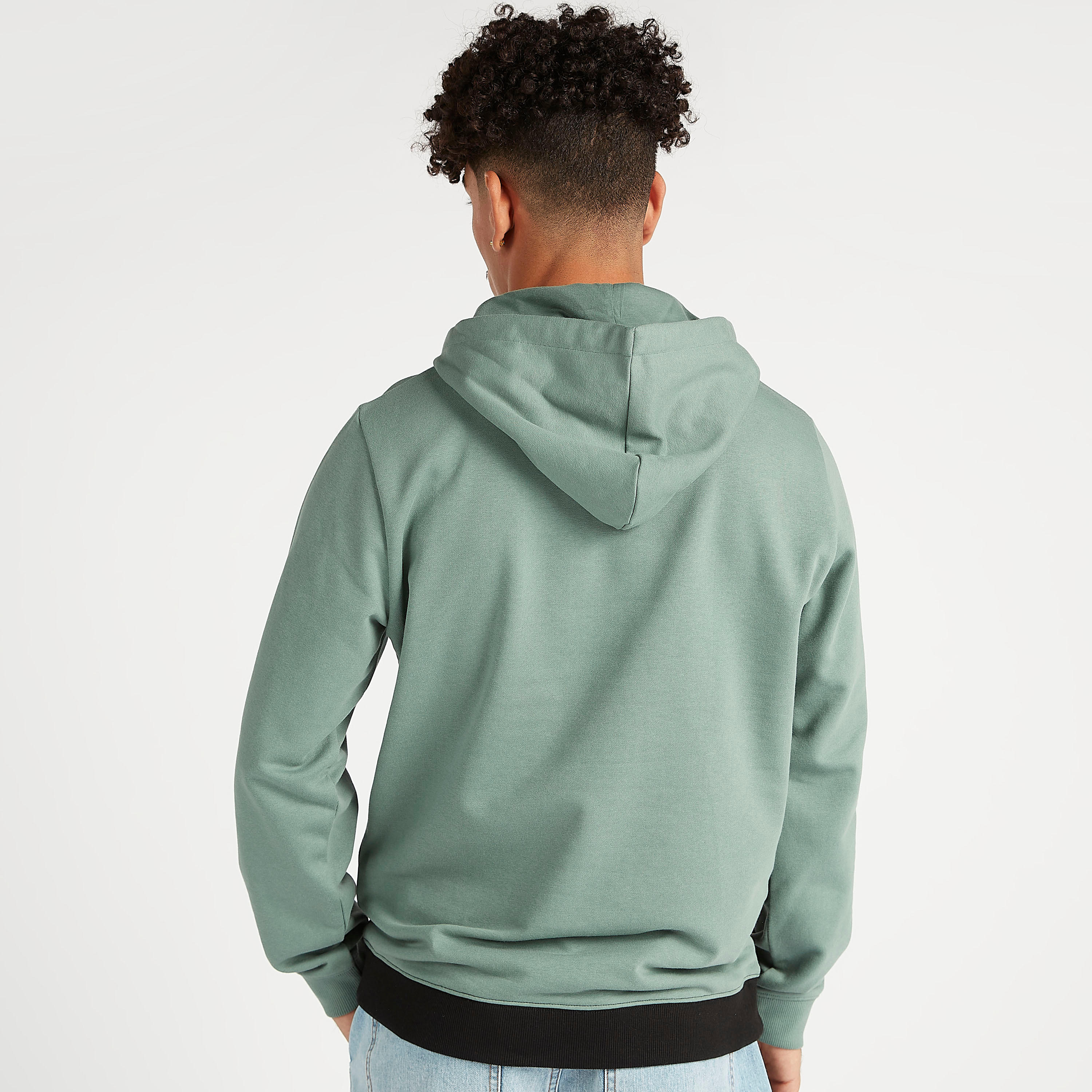هودي مستدام بطبعات وتصاميم مغايرة وجيوب كنغر-men-winterwear-hoodiesandsweatshirts-image-4