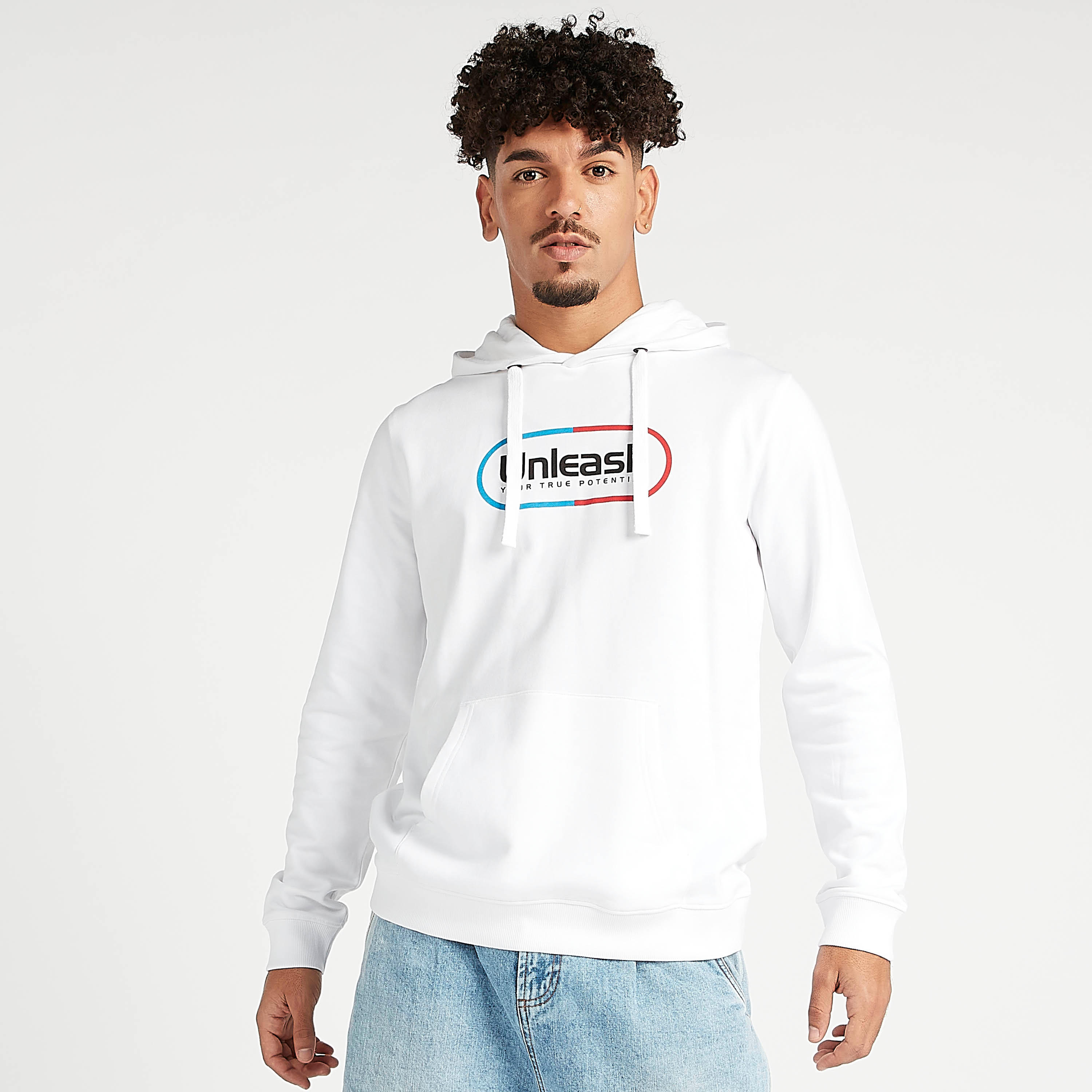 هودي مستدام بجيوب كنغر وأكمام طويلة وطبعات-men-winterwear-hoodiesandsweatshirts-image-2