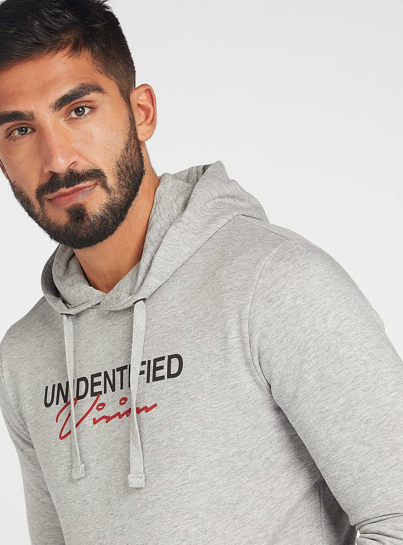 هودي مستدام بجيوب كنغر وأكمام طويلة وطبعات-men-winterwear-hoodiesandsweatshirts-image-5