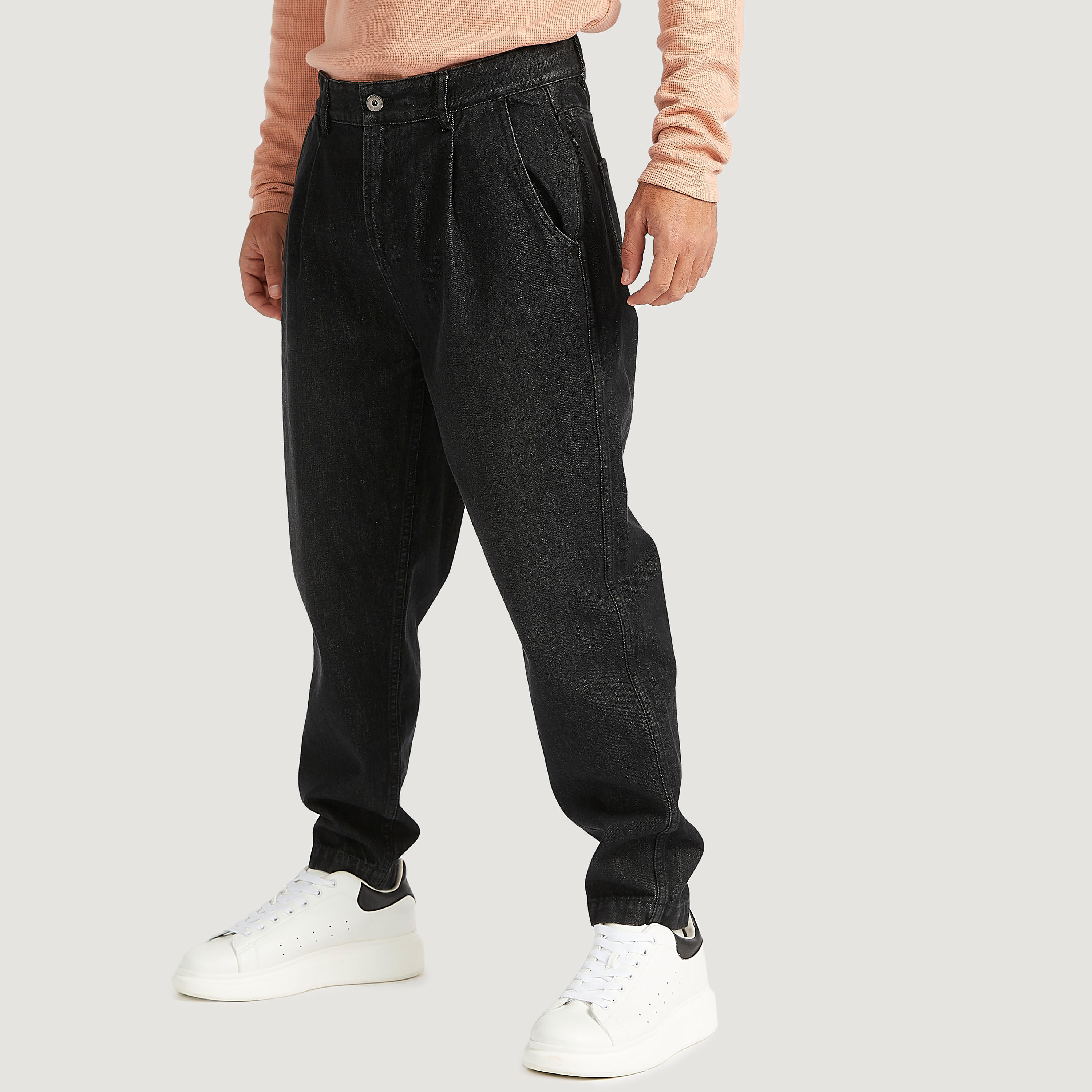 بنطلون جينز دينم بقصّة واسعة مع جيوب-men-clothing-bottoms-jeans-image-1
