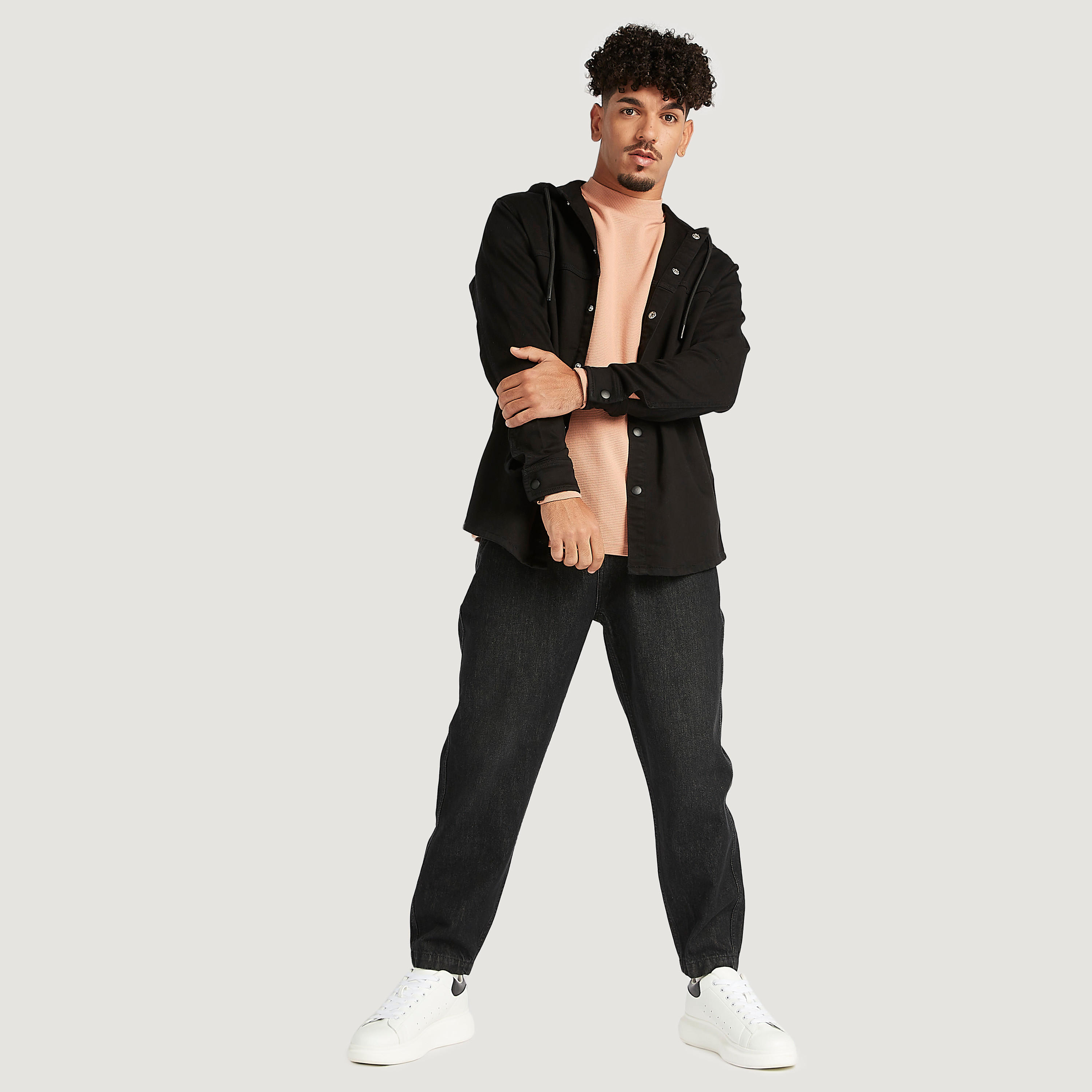 بنطلون جينز دينم بقصّة واسعة مع جيوب-men-clothing-bottoms-jeans-image-2