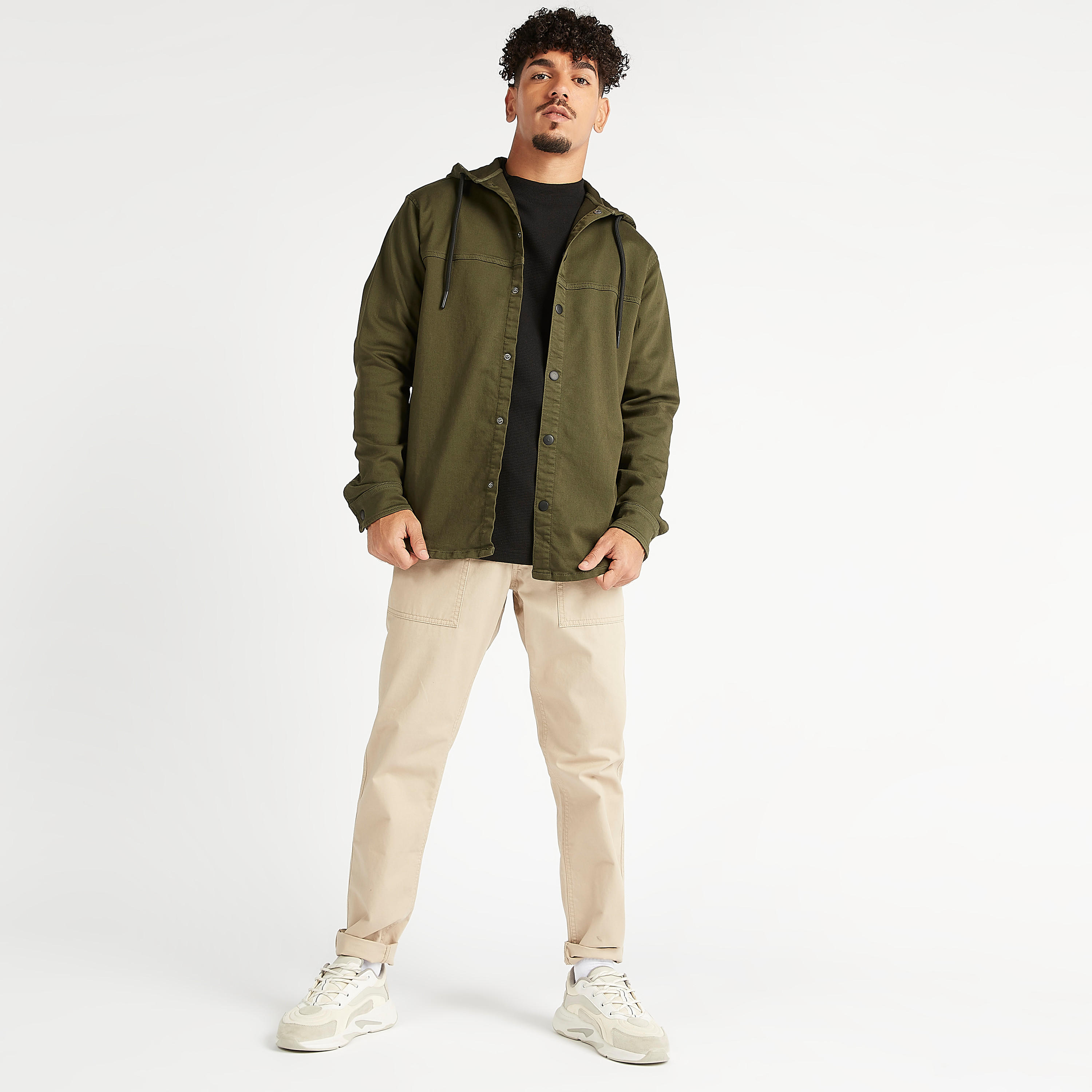 جاكيت مستدام بقبّعة وأكمام طويلة-men-clothing-jacketsandblazers-jackets-image-2
