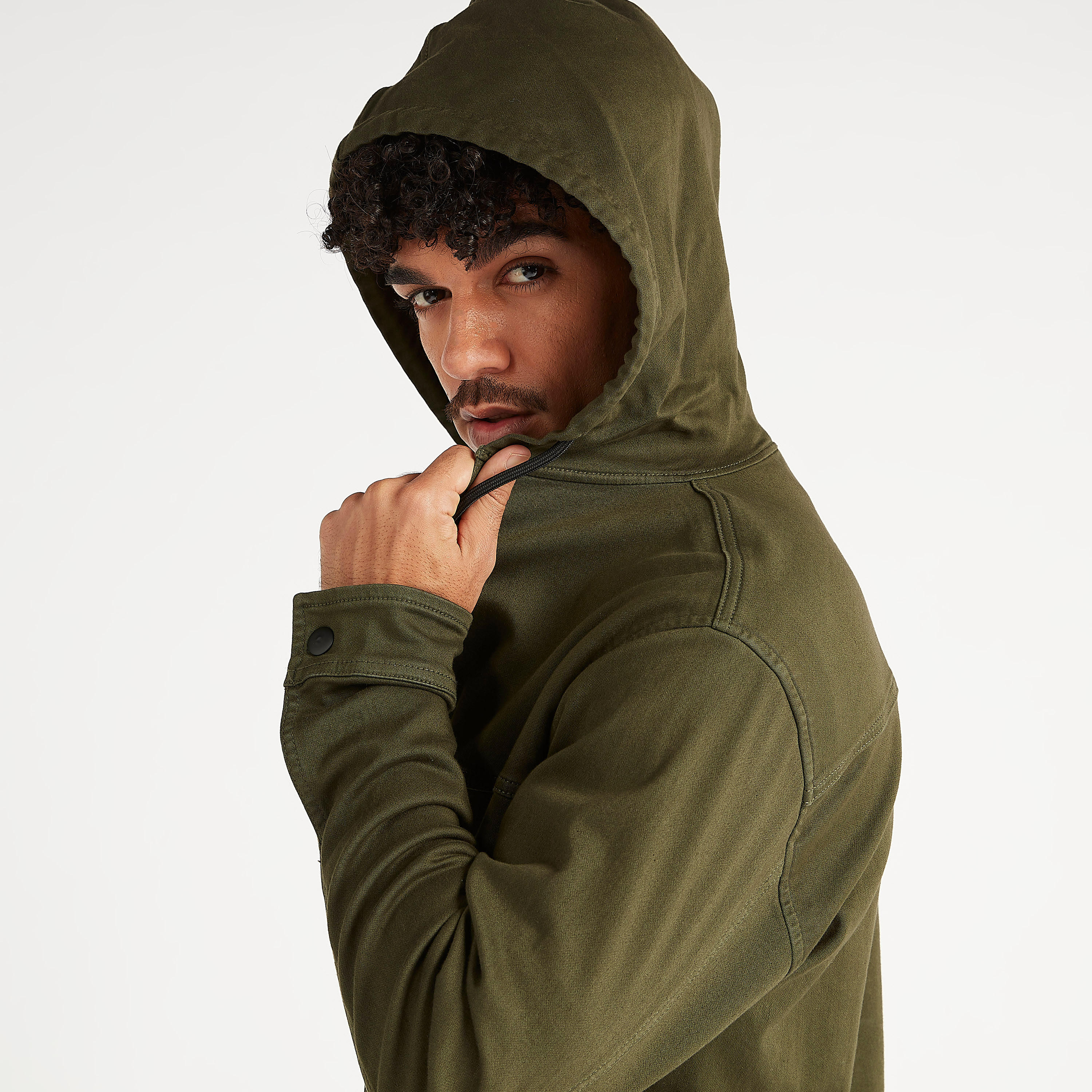 جاكيت مستدام بقبّعة وأكمام طويلة-men-clothing-jacketsandblazers-jackets-image-5