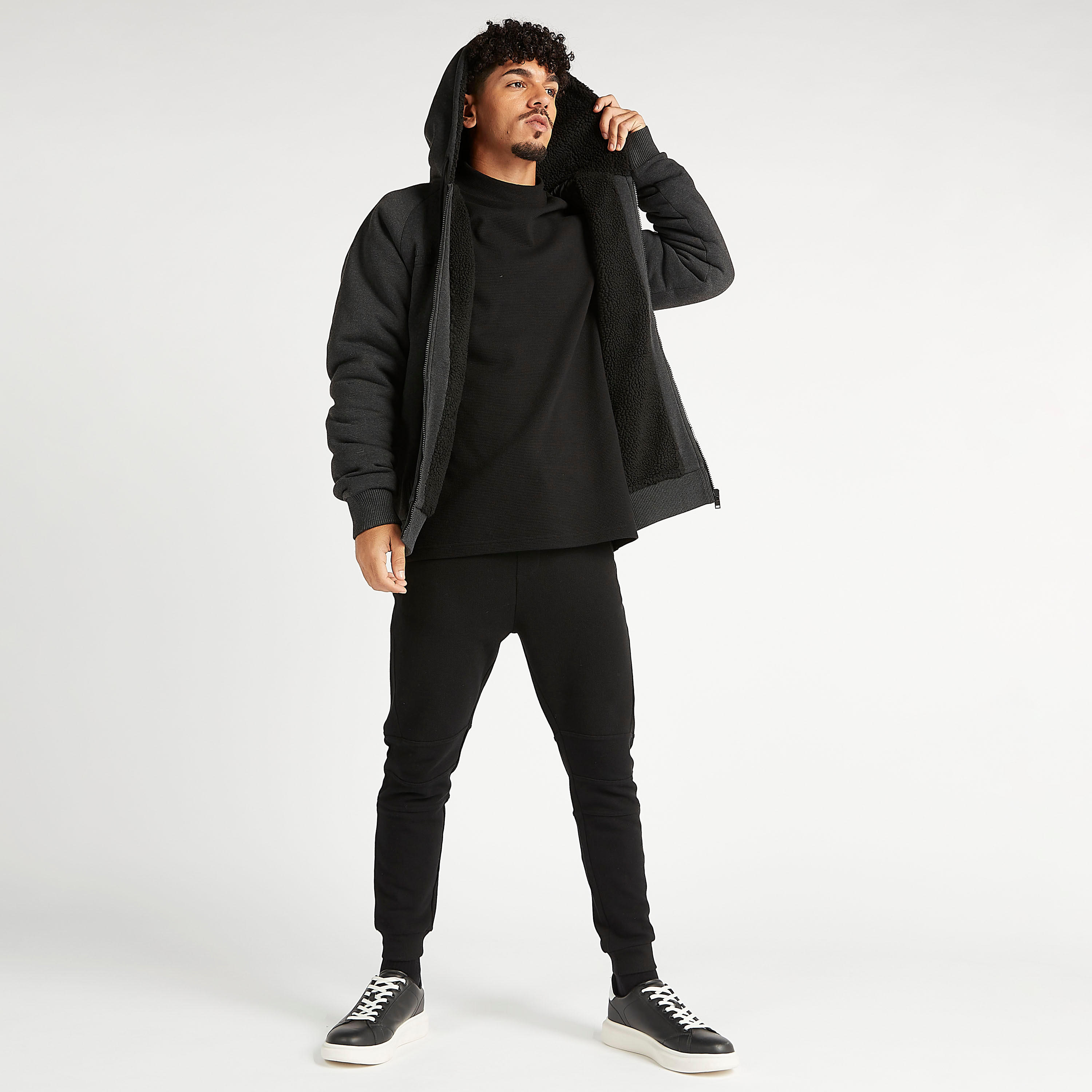 جاكيت مستدام بسحّاب وقبّعة وأكمام طويلة-men-clothing-jacketsandblazers-jackets-image-2