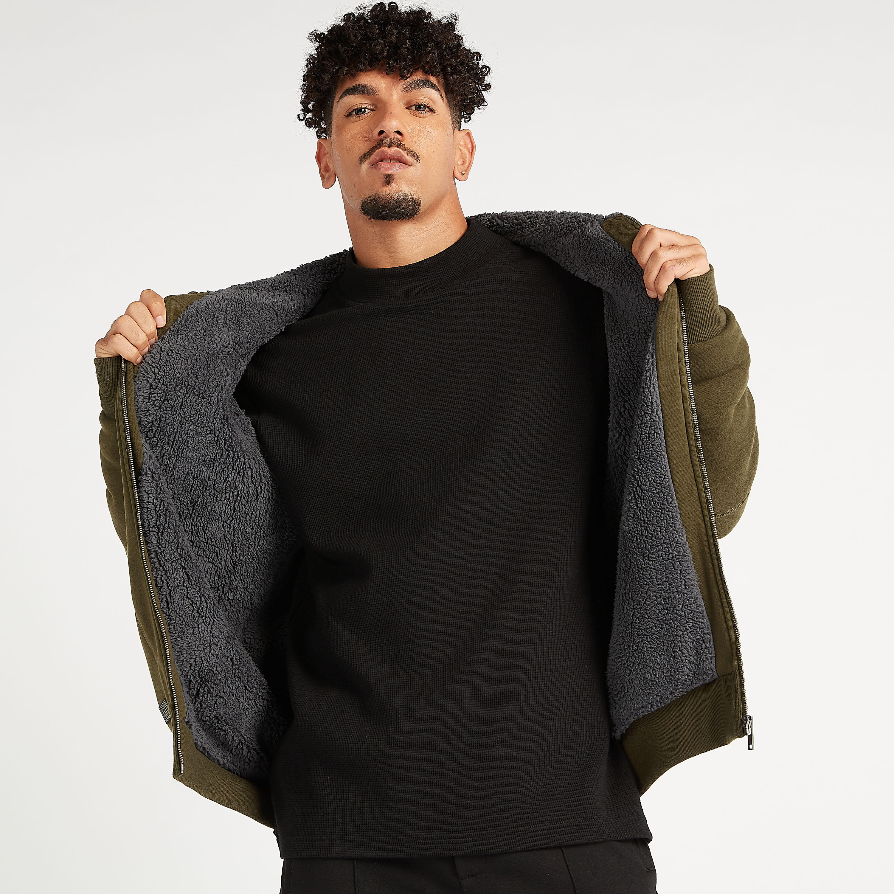 جاكيت بومبر مستدام بسحّاب مع قبّعة وأكمام طويلة-men-clothing-jacketsandblazers-jackets-image-7