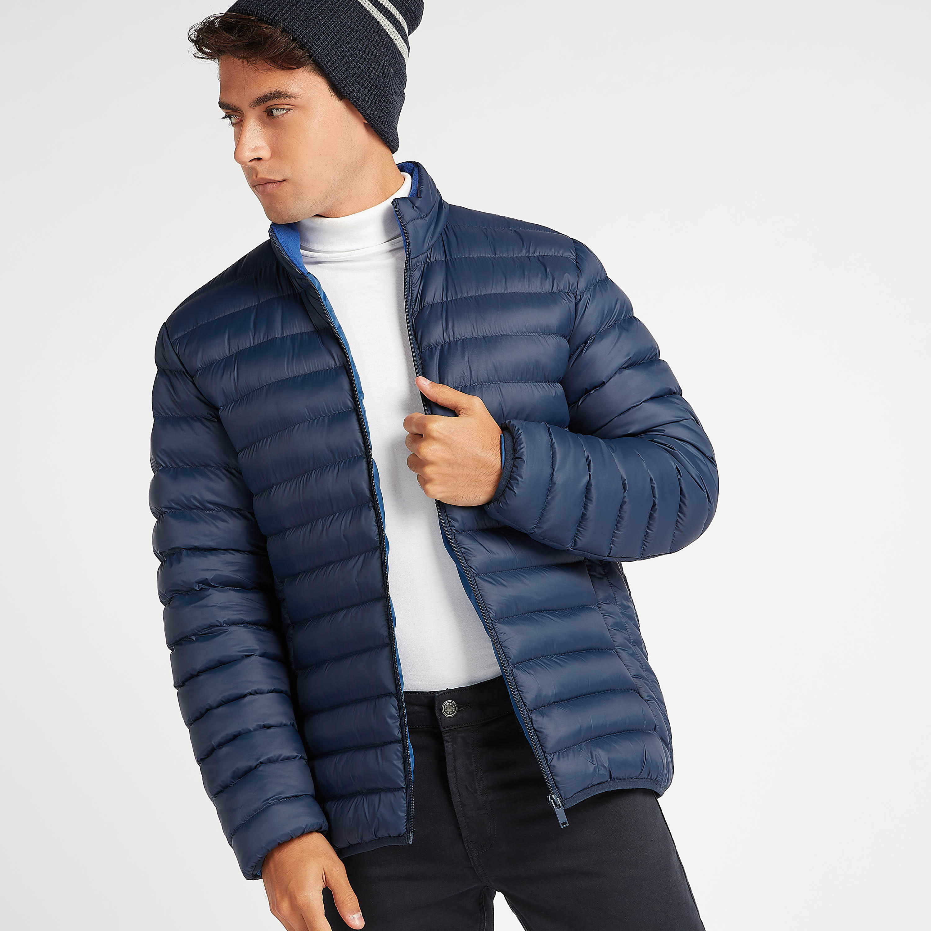 جاكيت منفوخ بياقة عالية وجيوب وسحّاب مبطّن-men-clothing-jacketsandblazers-jackets-image-10