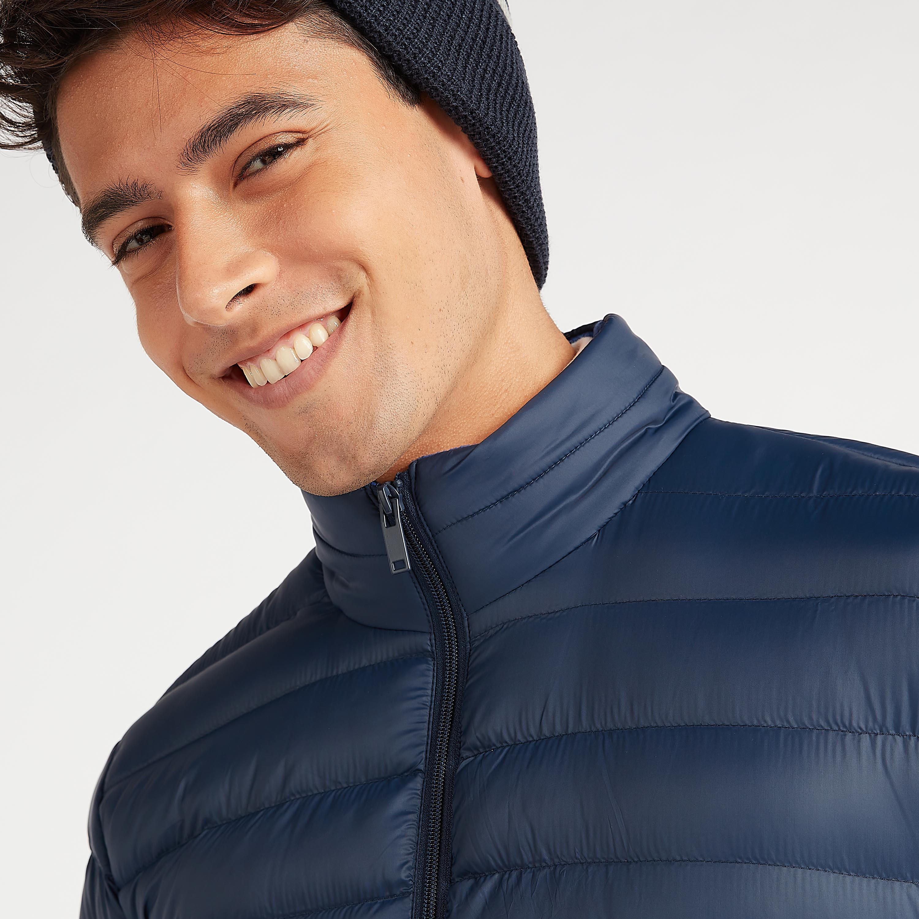 جاكيت منفوخ بياقة عالية وجيوب وسحّاب مبطّن-men-clothing-jacketsandblazers-jackets-image-5