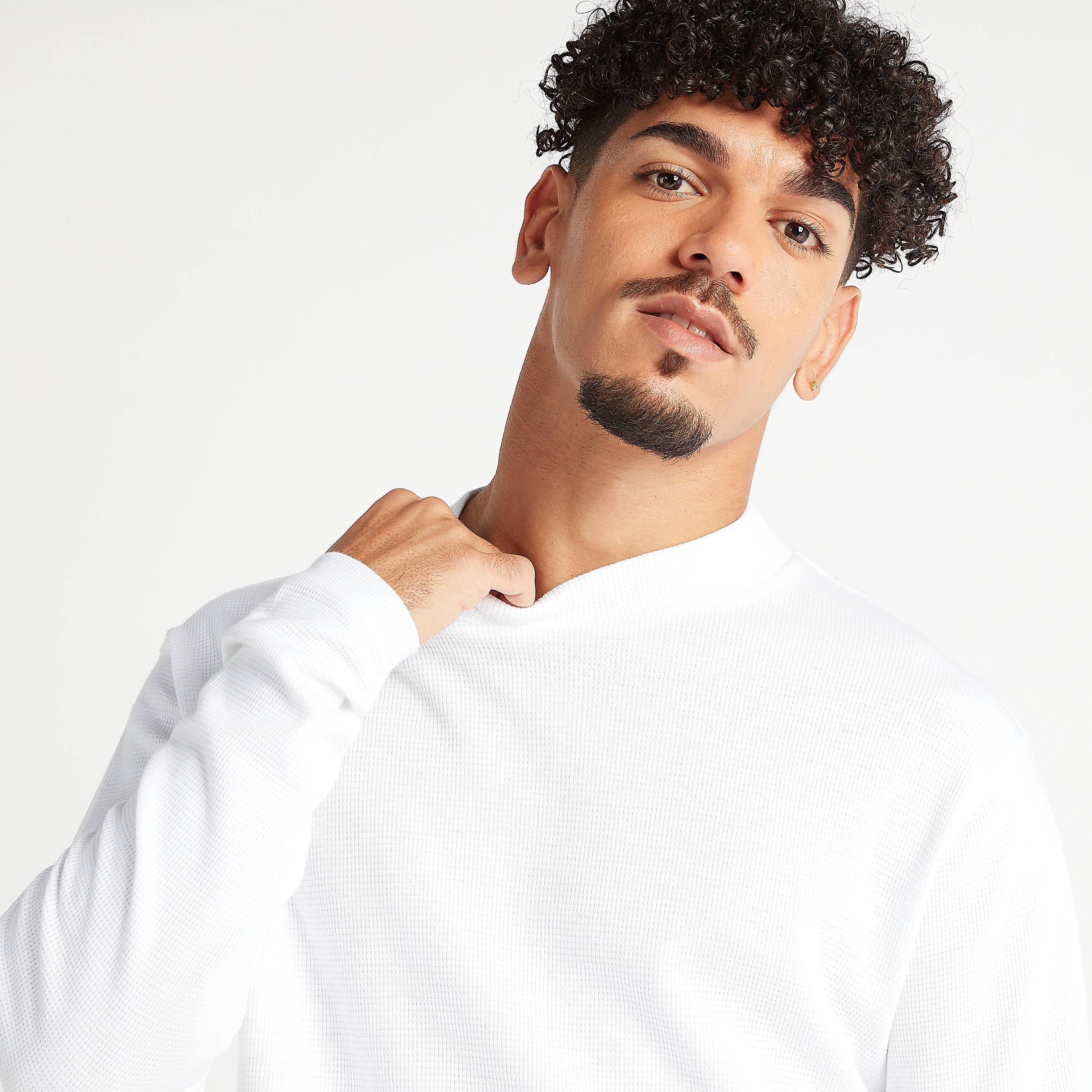 كنزة مستدامة بارزة الملمس بياقة عالية وأكمام طويلة-men-clothing-sweatersandpullovers-image-2
