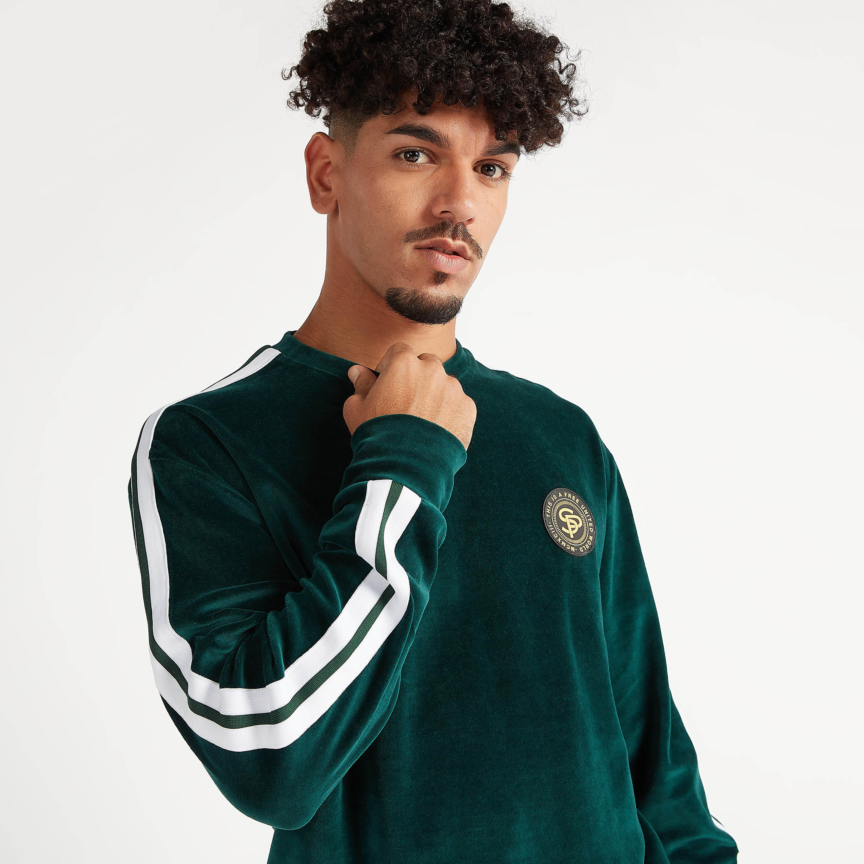 سويت شيرت مستدام بياقة ضيّقة وأكمام طويلة مقلّمة-men-winterwear-hoodiesandsweatshirts-image-5