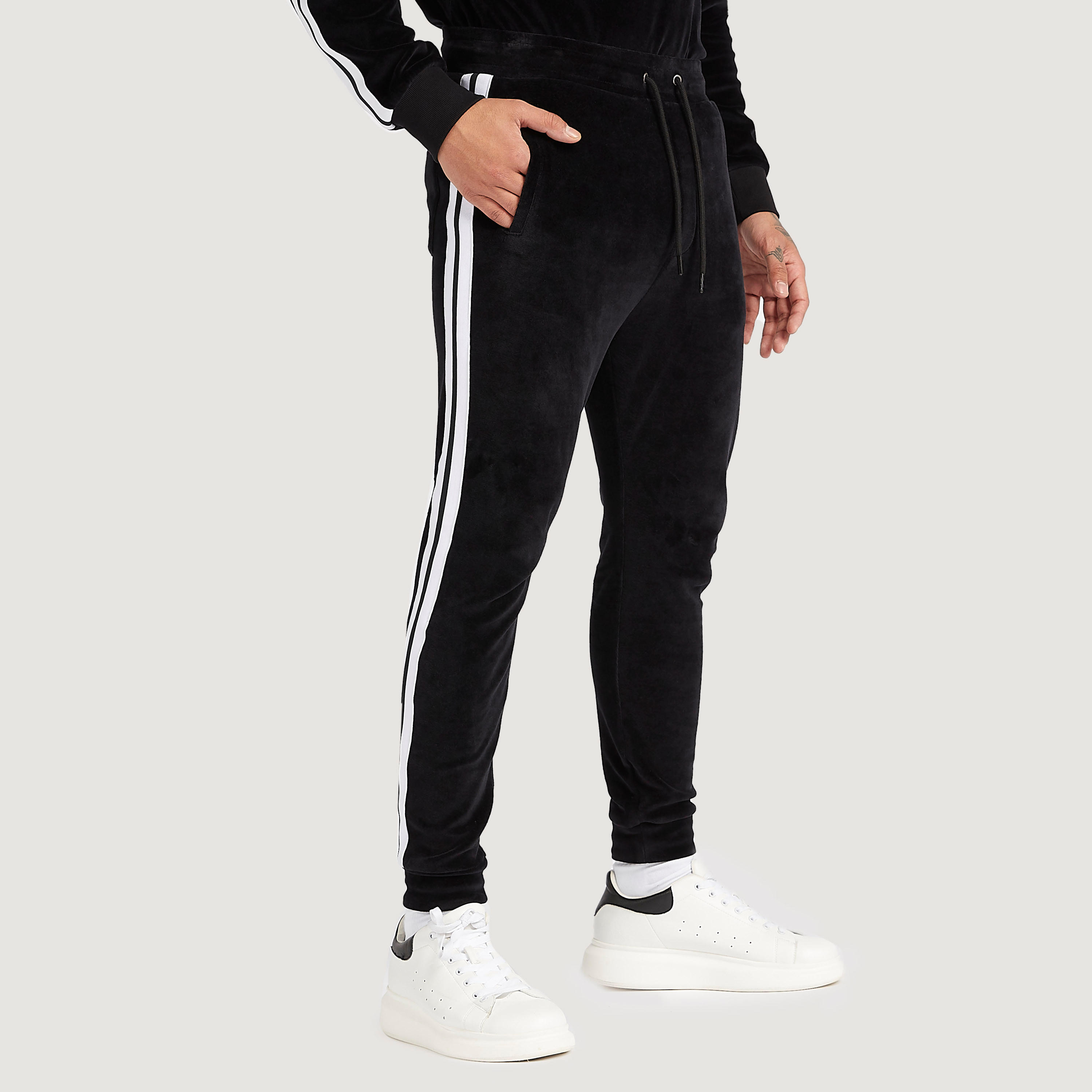 بنطلون رياضي مستدام برباط إغلاق وجيوب-men-clothing-bottoms-joggers-image-1