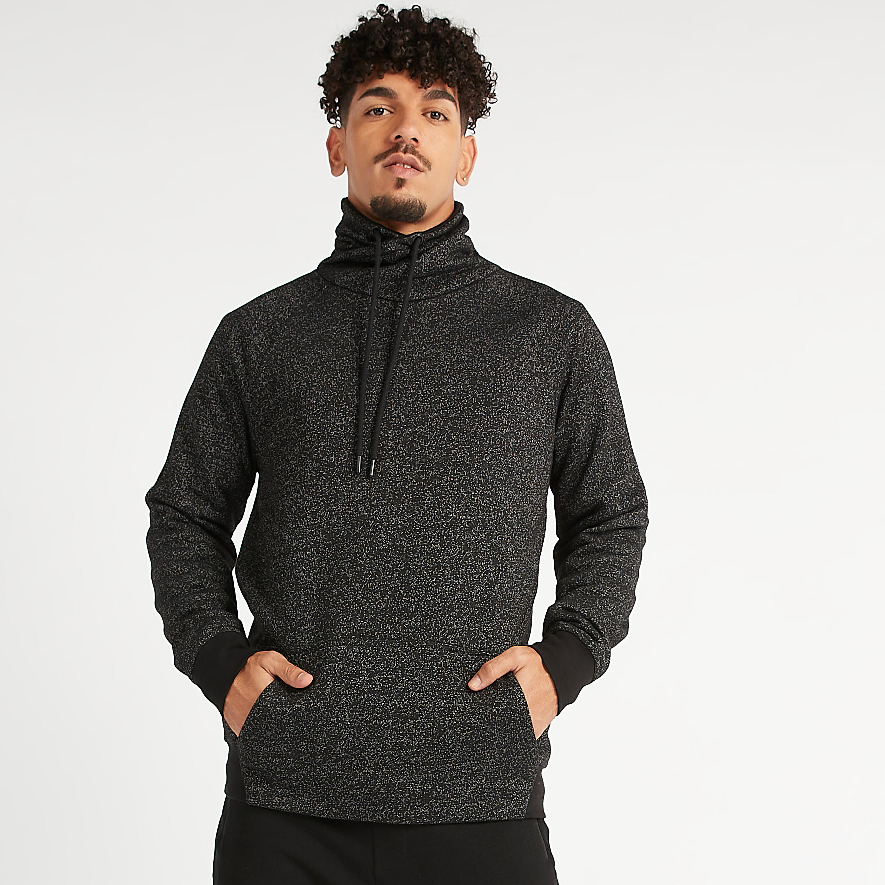 سويت شيرت مستدام بارز الملمس بياقة منسدلة  وجيوب كنغر-men-winterwear-hoodiesandsweatshirts-image-1