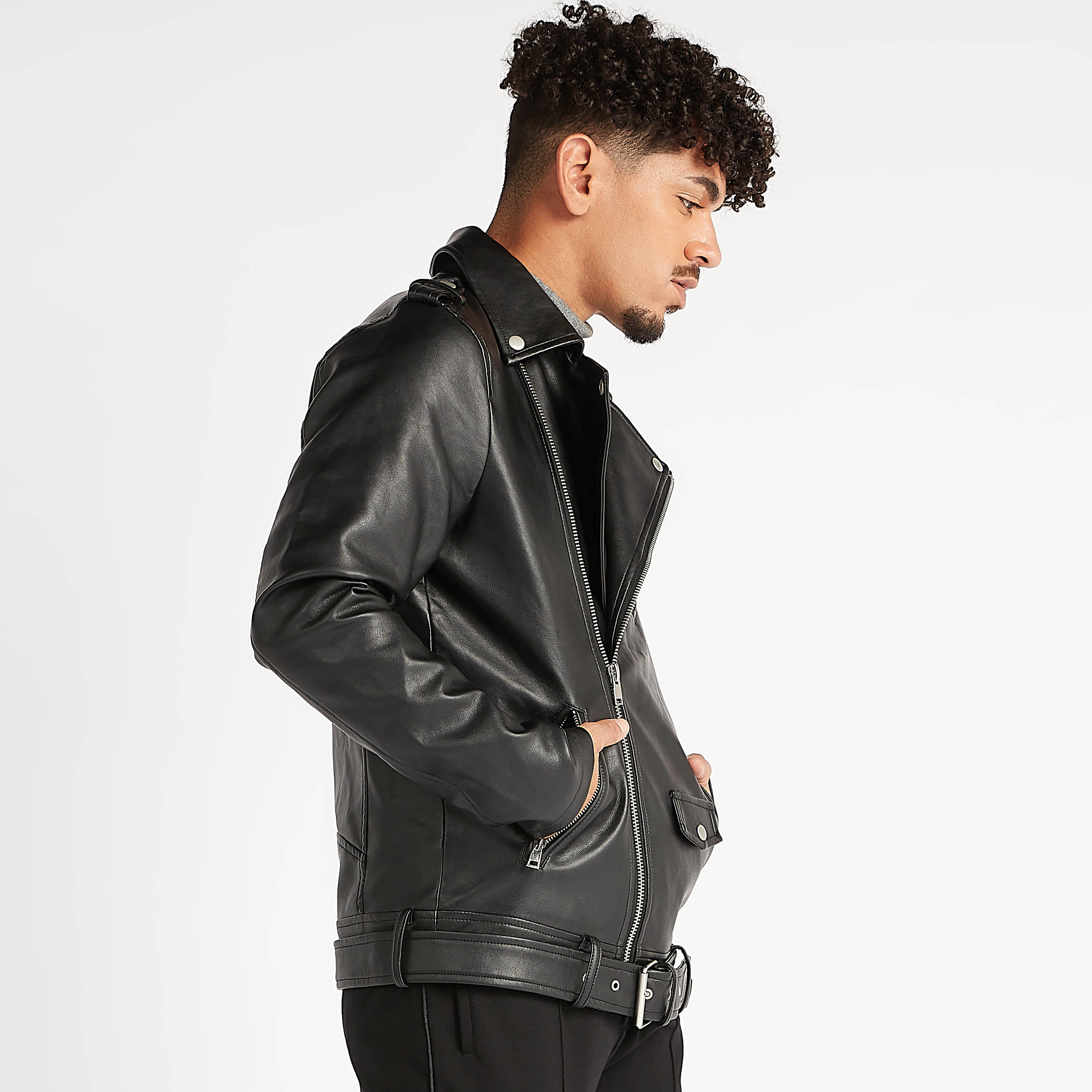جاكيت بايكر سادة بسحّاب وزينة حزام وجيوب-men-clothing-jacketsandblazers-jackets-image-6