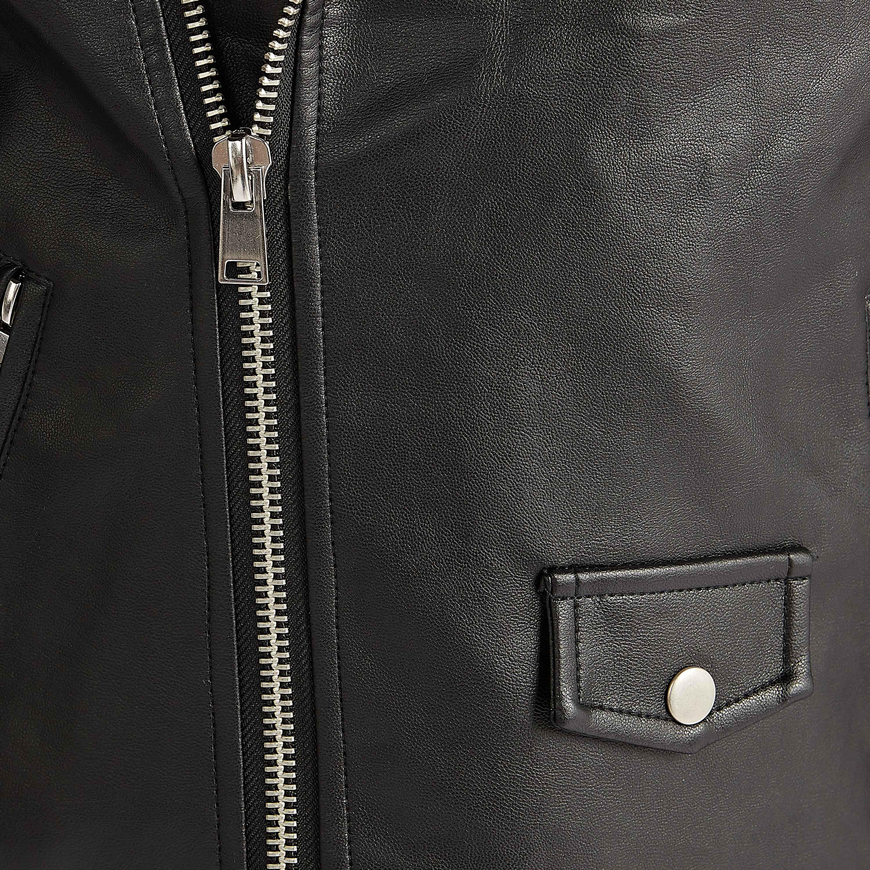 جاكيت بايكر سادة بسحّاب وزينة حزام وجيوب-men-clothing-jacketsandblazers-jackets-image-9