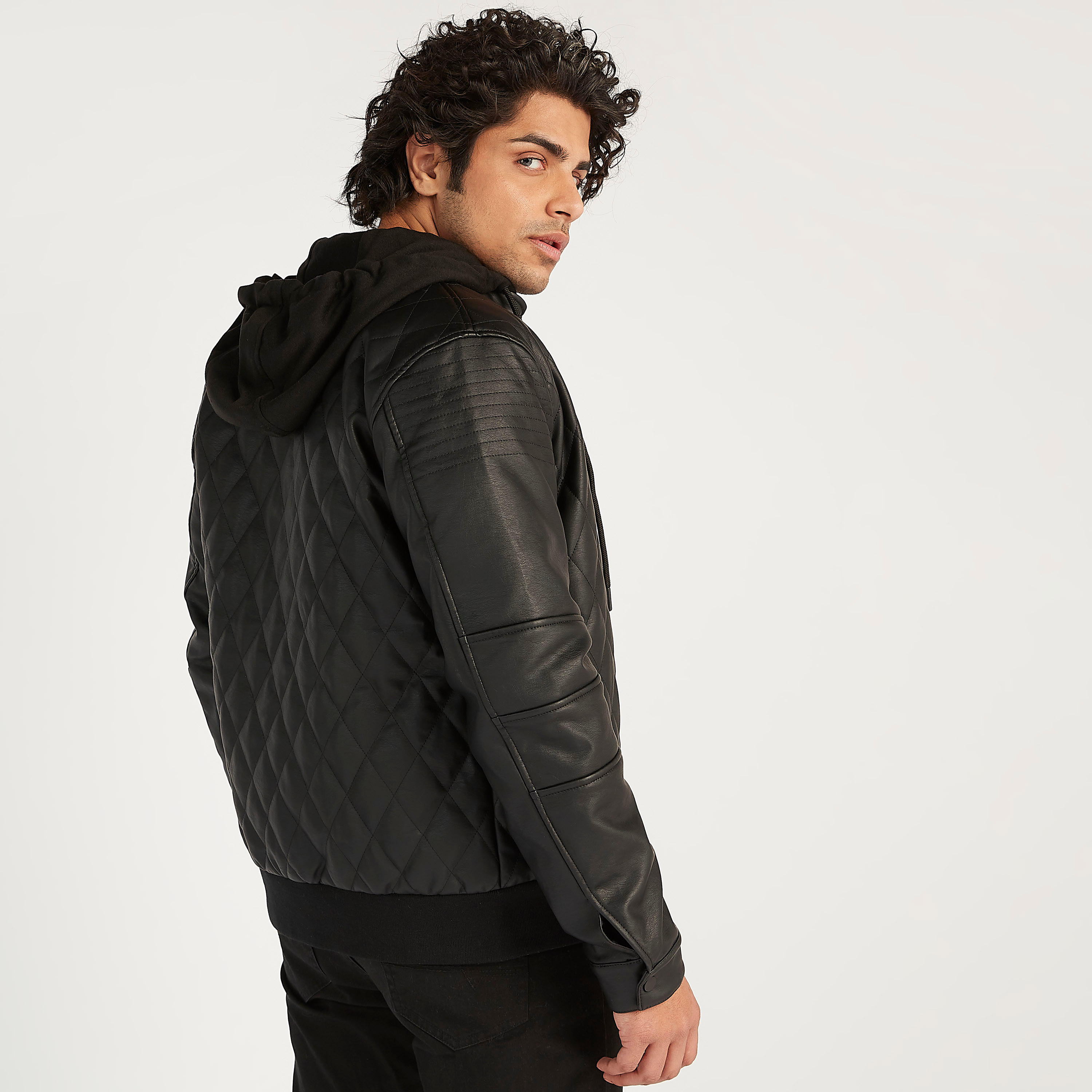 جاكيت بومبر مبطّن بسحّاب وقبّعة وأكمام طويلة-men-clothing-jacketsandblazers-jackets-image-4