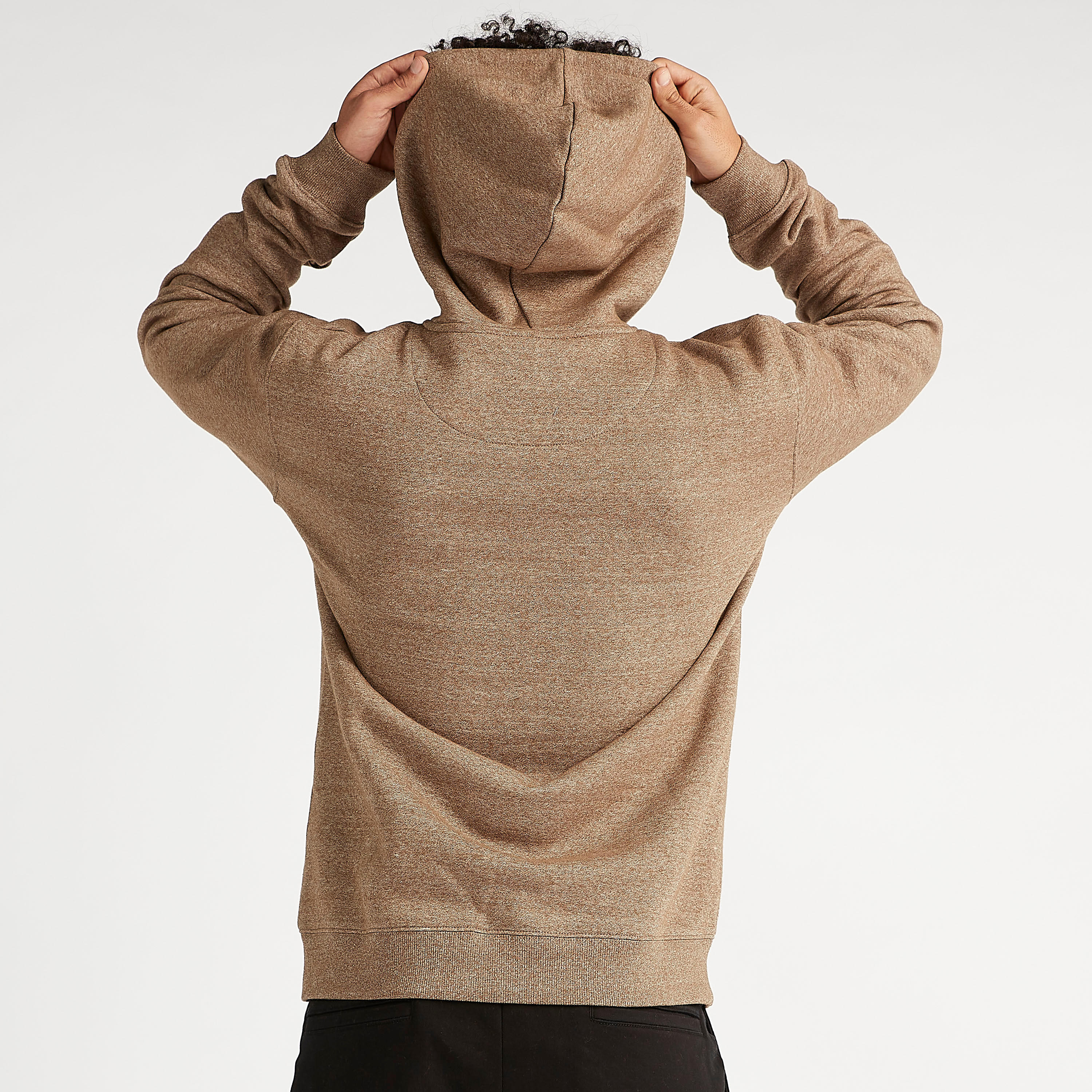 هودي مستدام بأكمام طويلة وجيوب كنغر وطبعات شعار-men-winterwear-hoodiesandsweatshirts-image-4