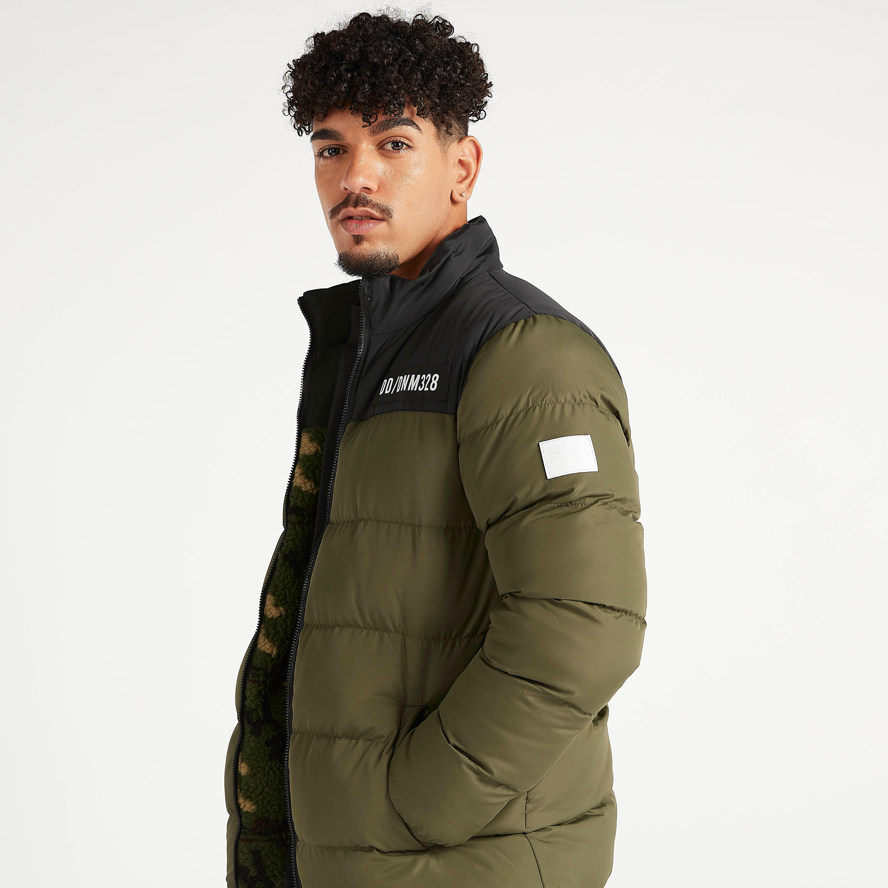 جاكيت بارز الملمس مبطّن يستخدم على الوجهين بأكمام طويلة وسحّاب-men-clothing-jacketsandblazers-jackets-image-1