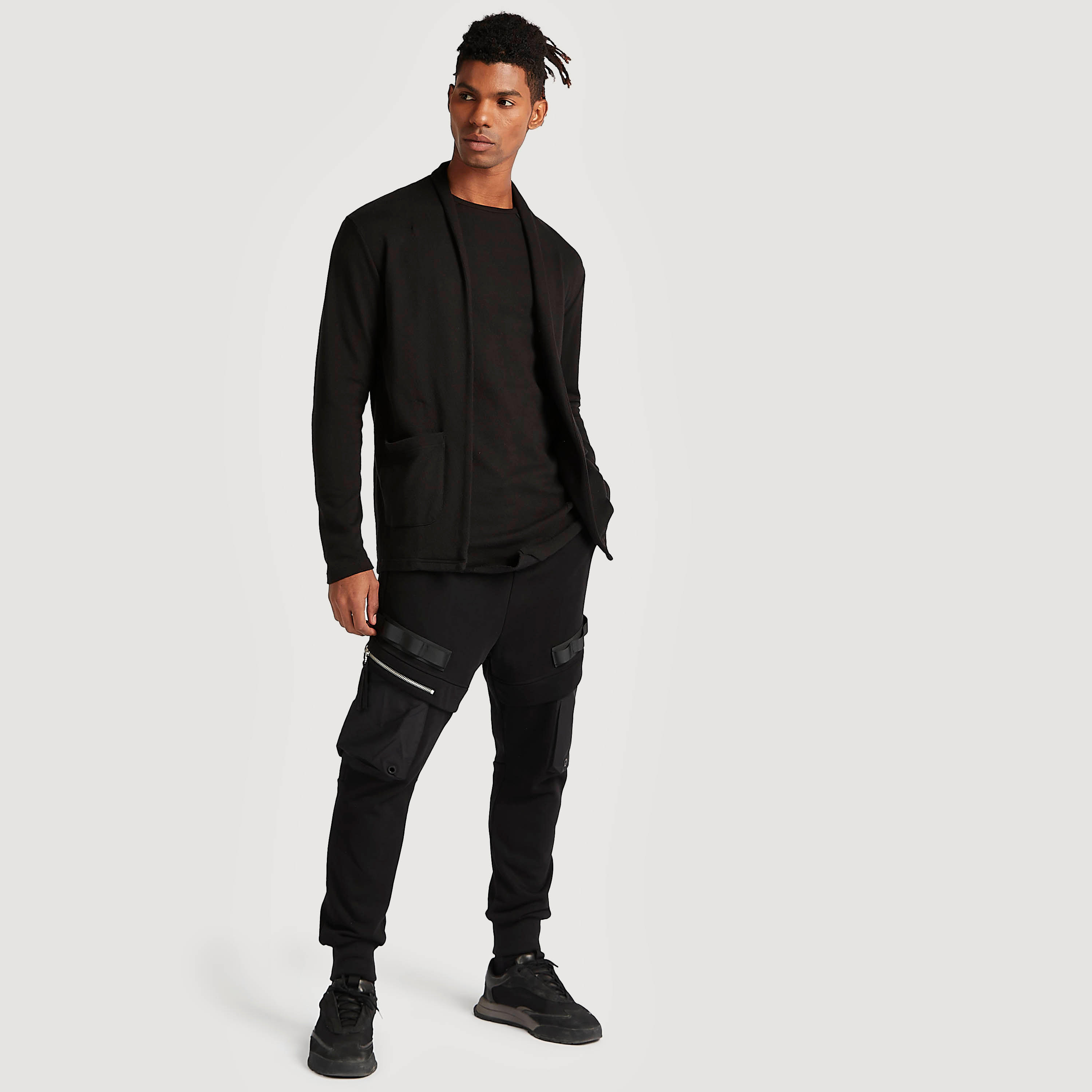 بنطلون رياضي مستدام سادة بخصر متوسّط الارتفاع ورباط إغلاق وجيوب-men-clothing-bottoms-joggers-image-4
