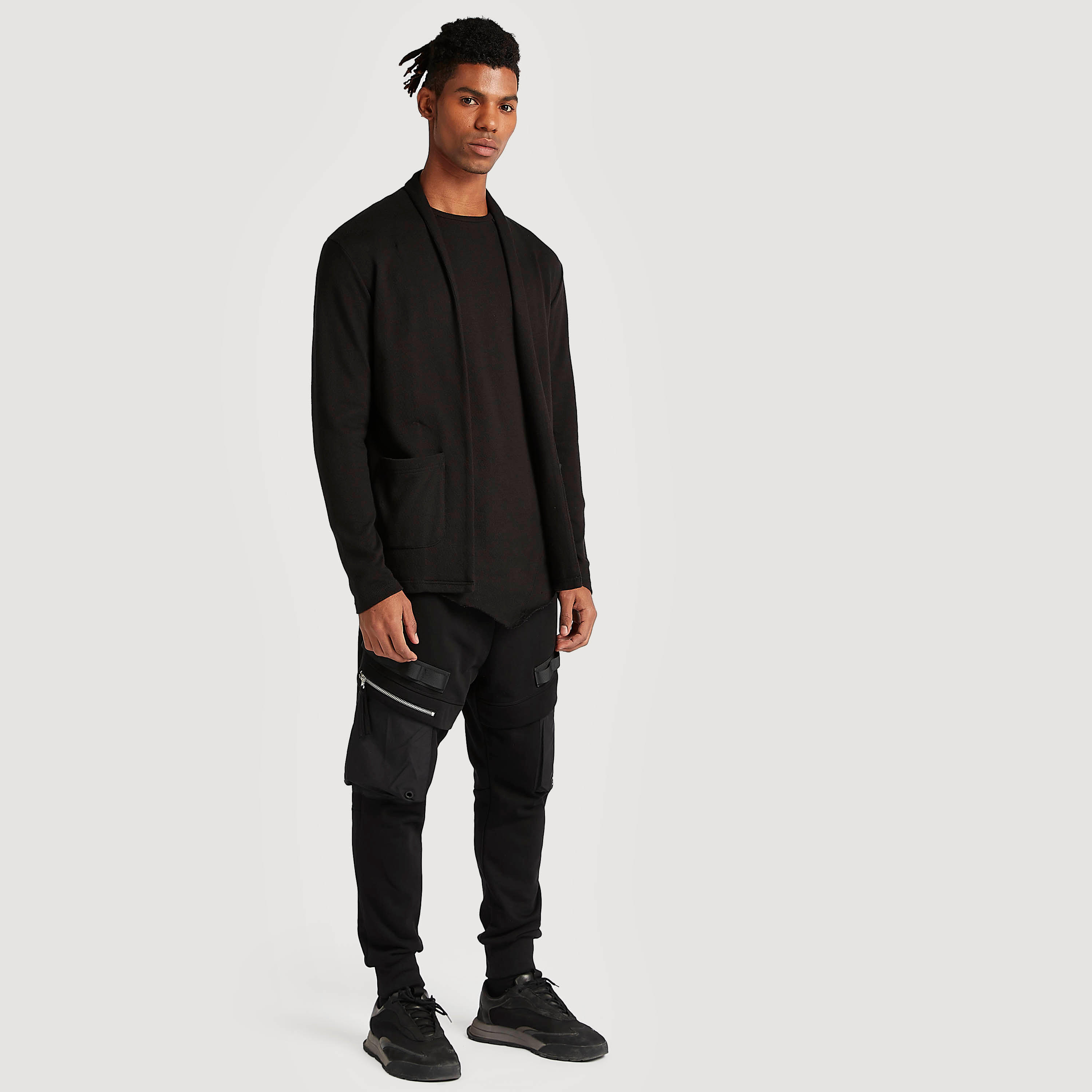 بنطلون رياضي مستدام سادة بخصر متوسّط الارتفاع ورباط إغلاق وجيوب-men-clothing-bottoms-joggers-image-1