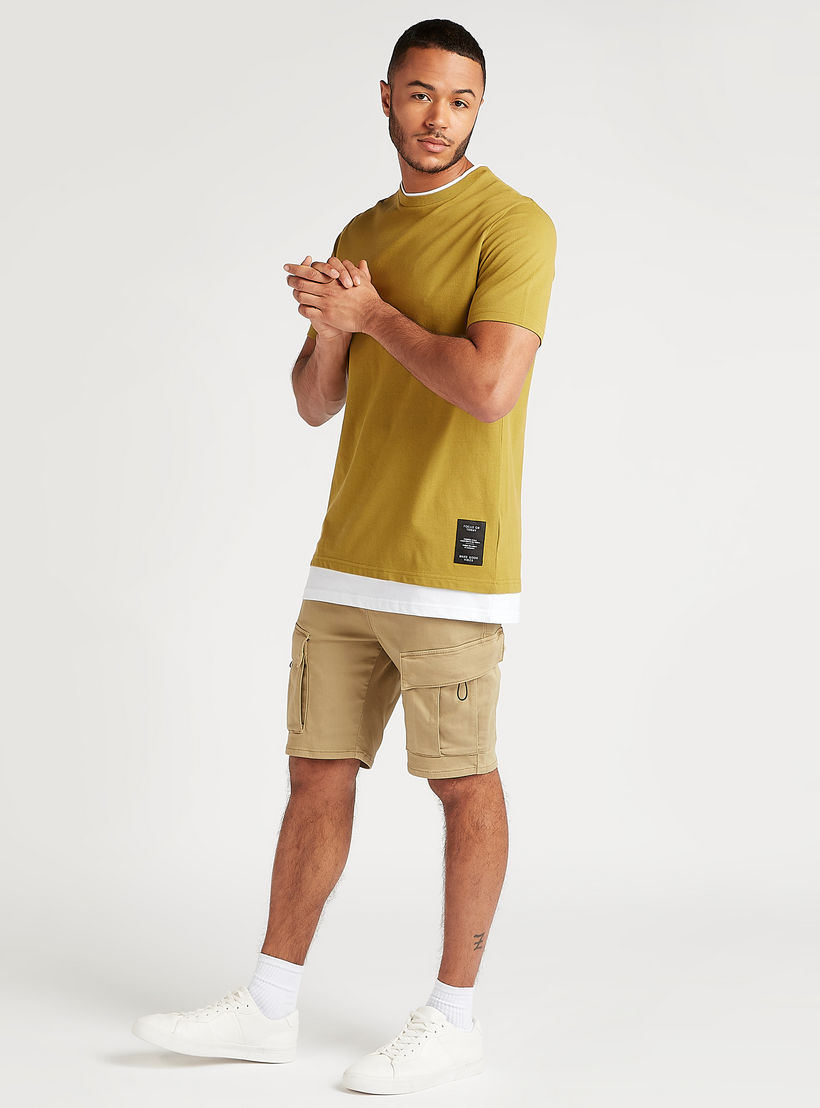 تيشيرت بارز الملمس بياقة ضيّقة وأكمام قصيرة-men-clothing-tshirtsandpolos-tshirts-image-6