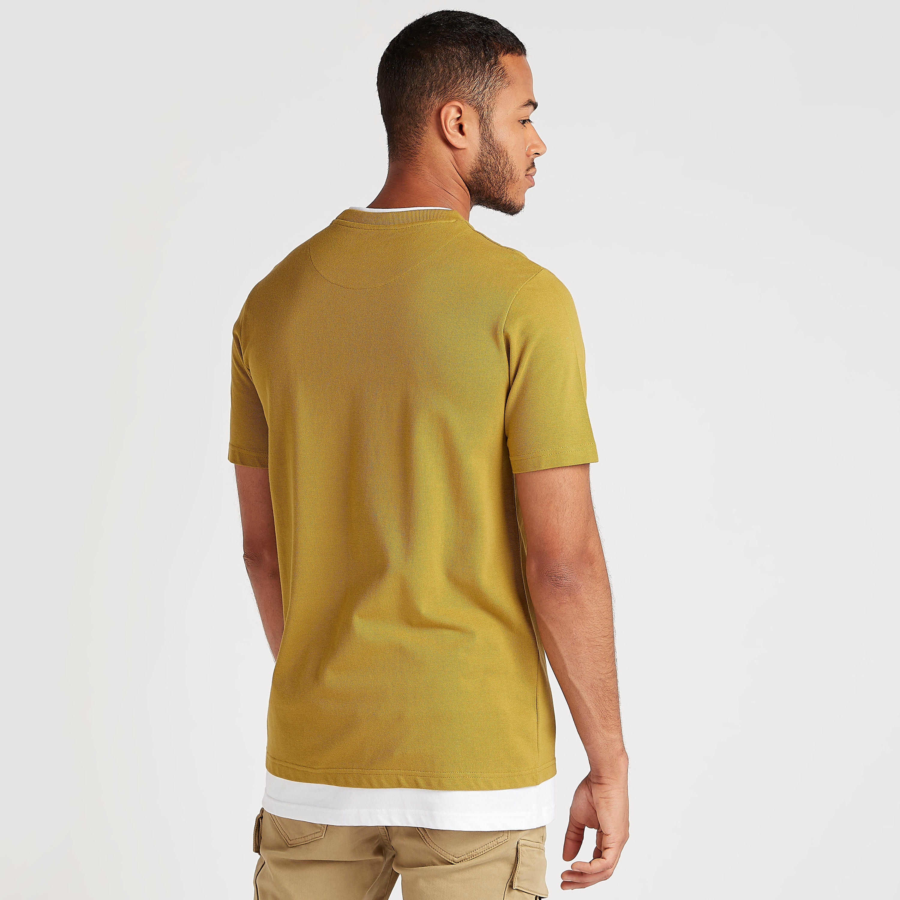 تيشيرت بارز الملمس بياقة ضيّقة وأكمام قصيرة-men-clothing-tshirtsandpolos-tshirts-image-3