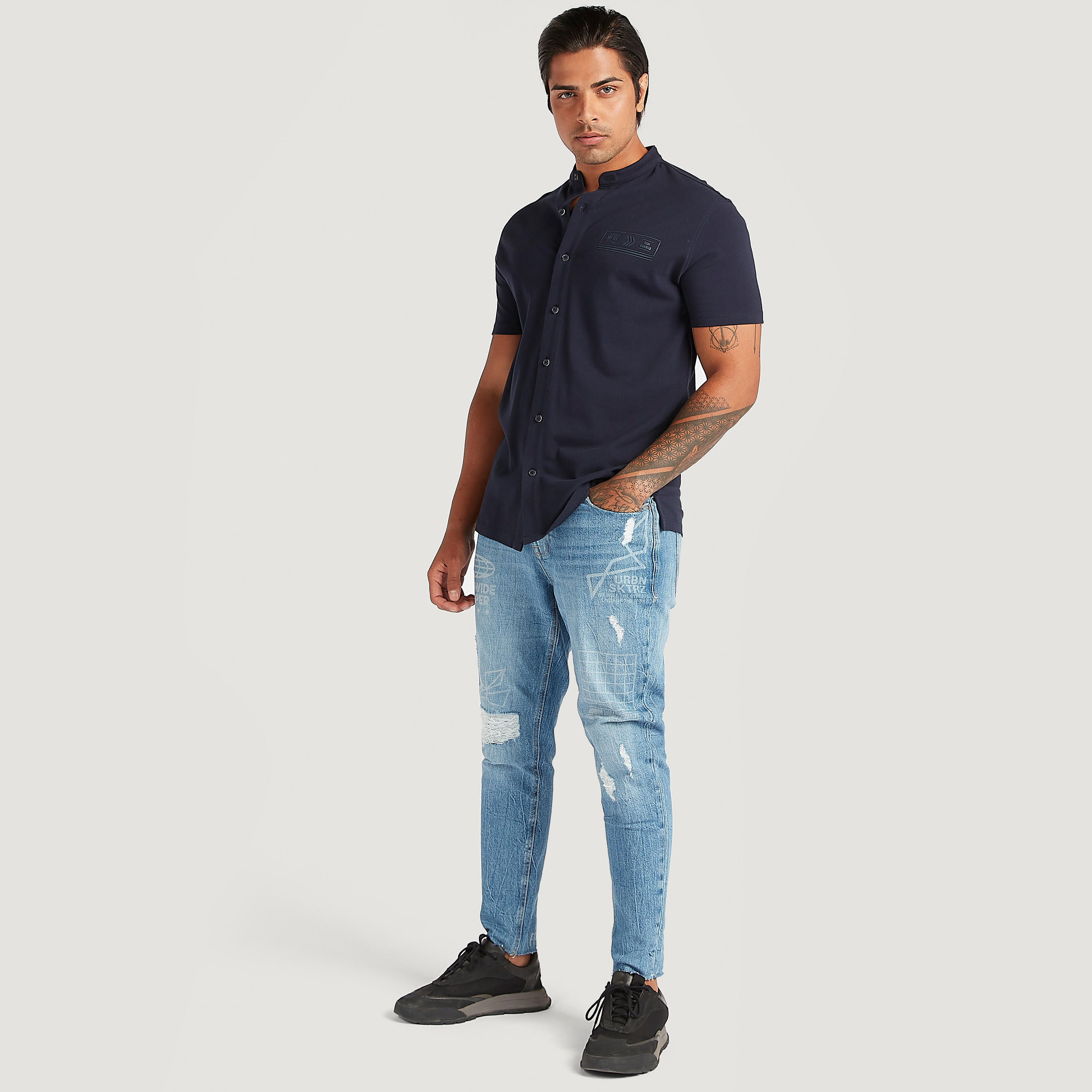 قميص بياقة ماندارين وأكمام قصيرة وطبعات-men-clothing-shirts-image-2
