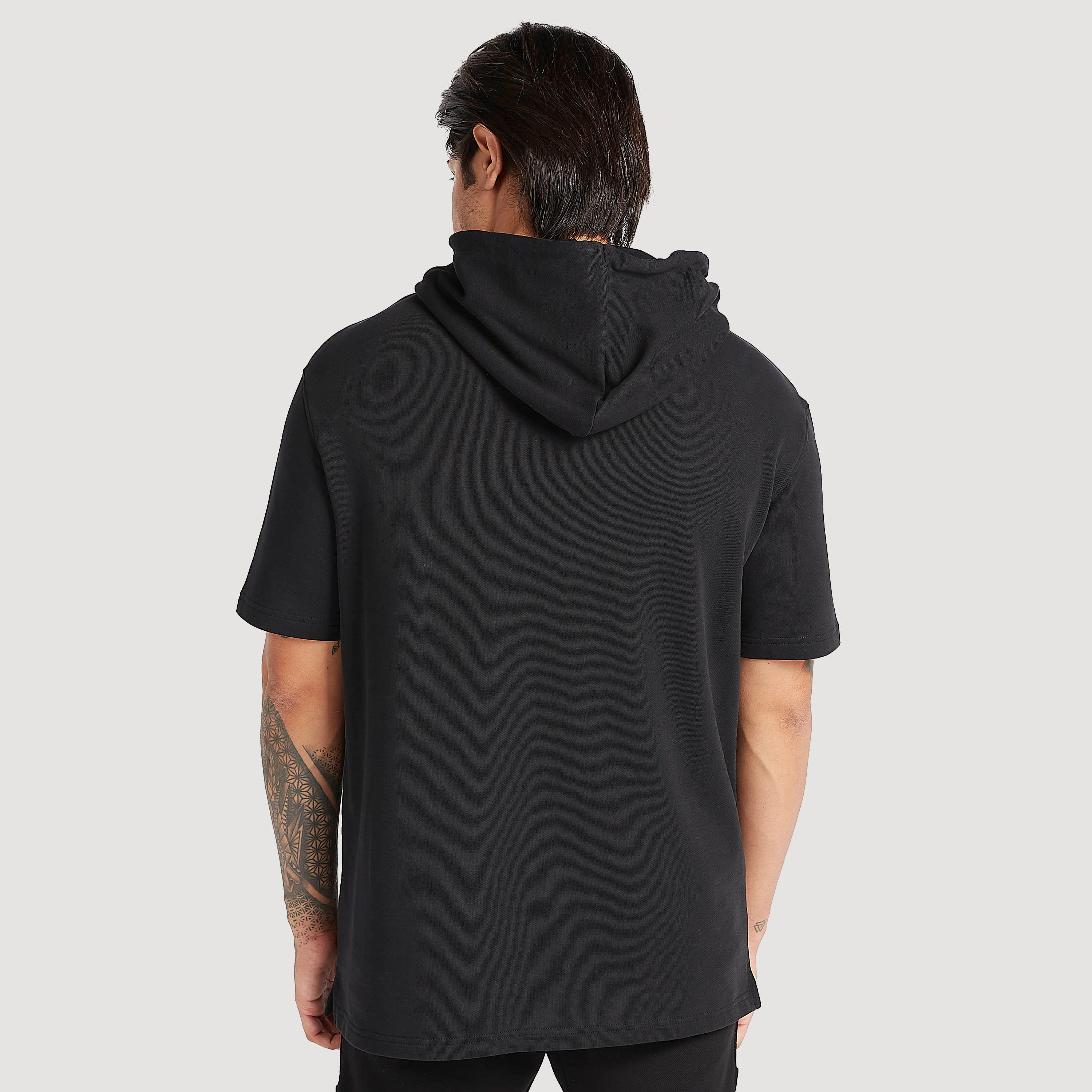 هودي بطبعات وأكمام قصيرة وجيوب-men-winterwear-hoodiesandsweatshirts-image-4