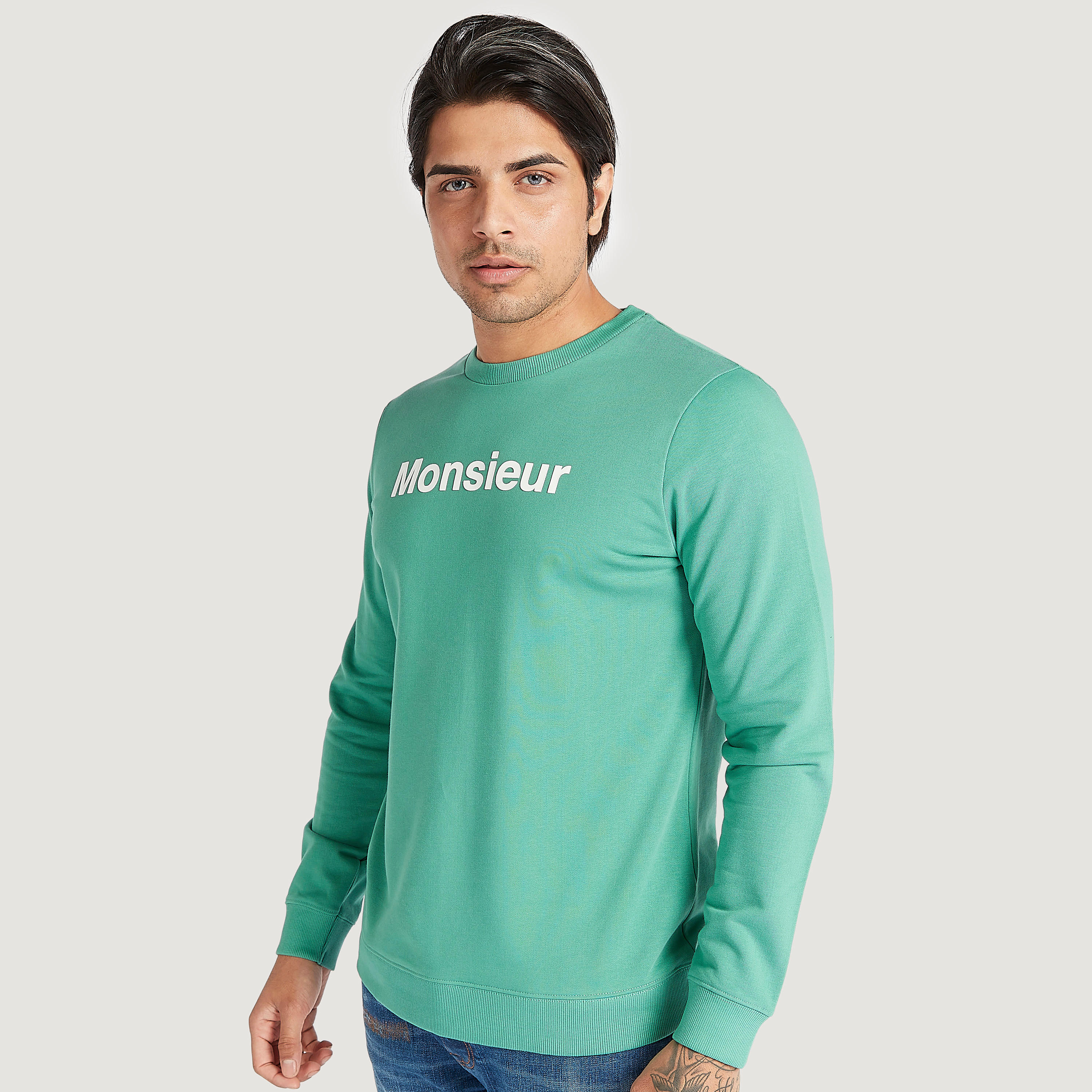 سويت شيرت بياقة ضيّقة وأكمام طويلة وطبعات-men-winterwear-hoodiesandsweatshirts-image-5