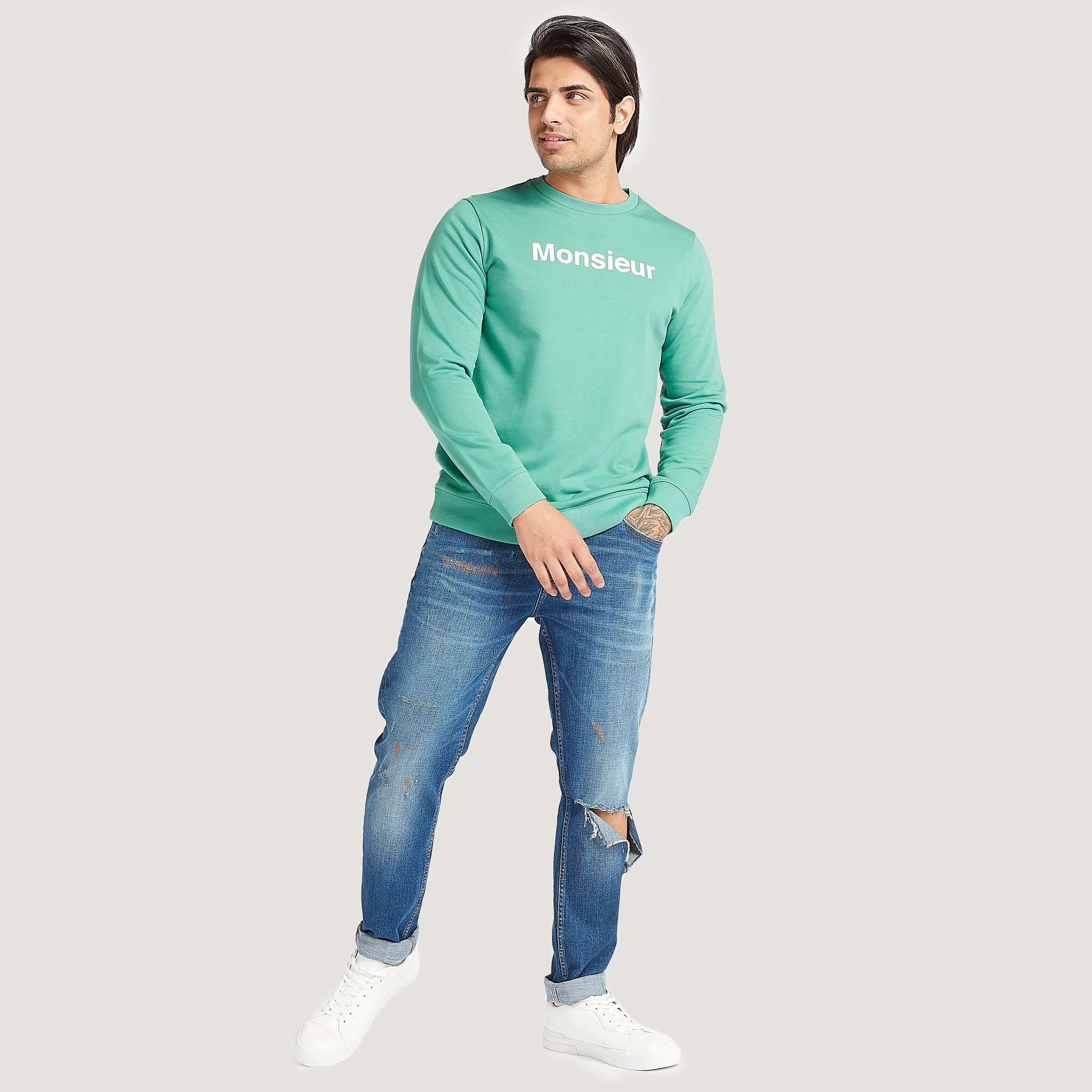 سويت شيرت بياقة ضيّقة وأكمام طويلة وطبعات-men-winterwear-hoodiesandsweatshirts-image-4
