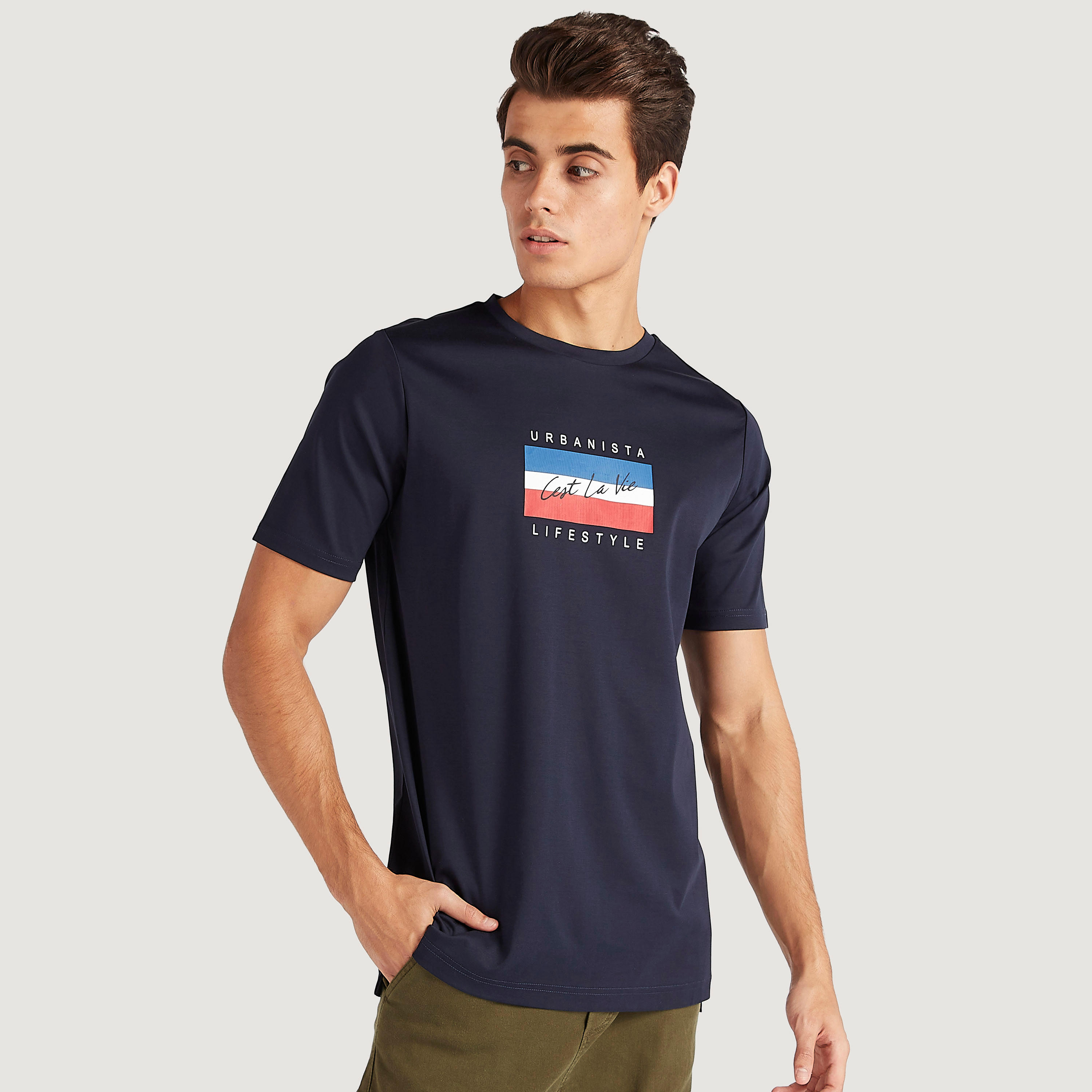 تيشيرت بياقة ضيّقة وأكمام قصيرة وطبعات-men-clothing-tshirtsandpolos-tshirts-image-1