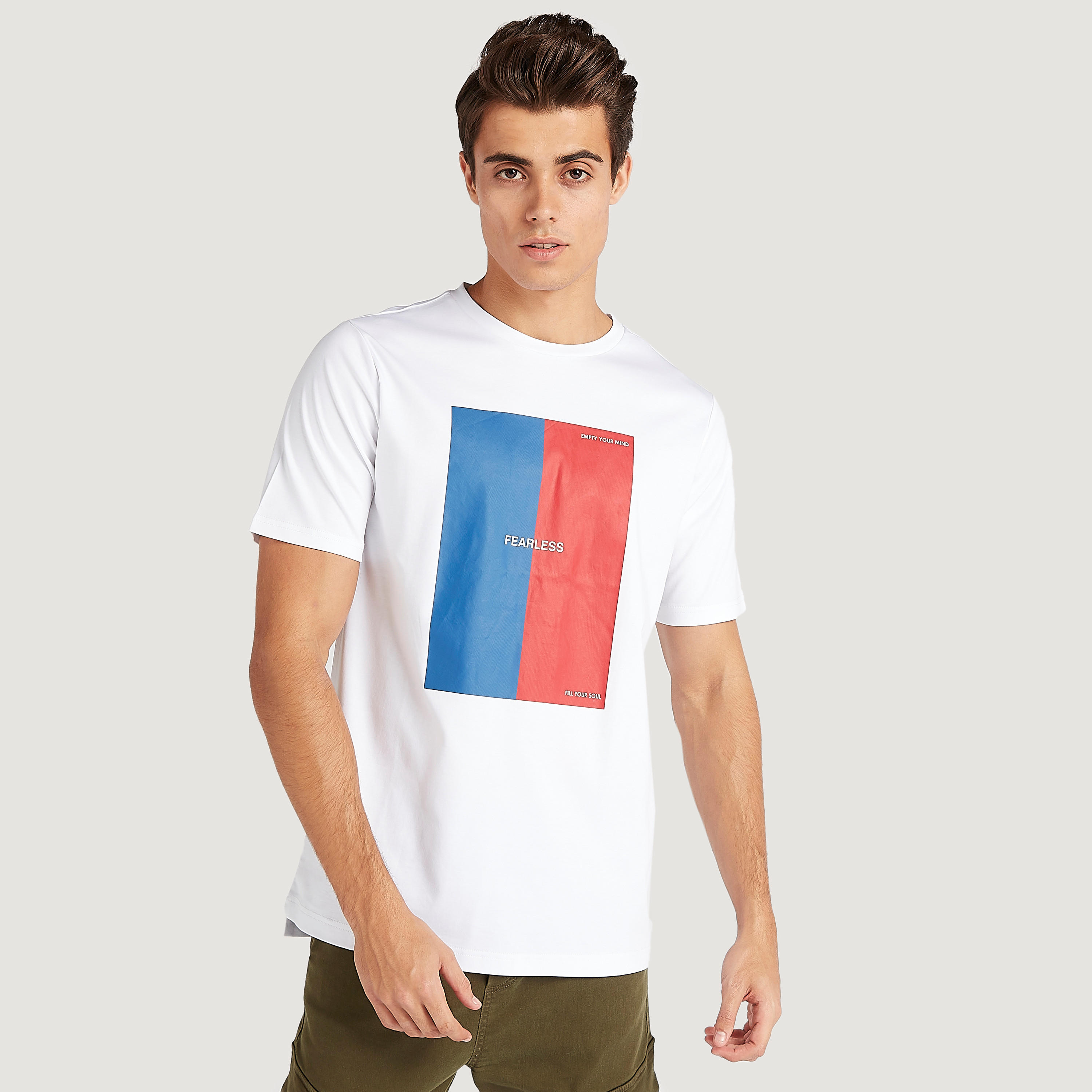 تيشيرت بياقة ضيّقة وأكمام قصيرة وطبعات-men-clothing-tshirtsandpolos-tshirts-image-1