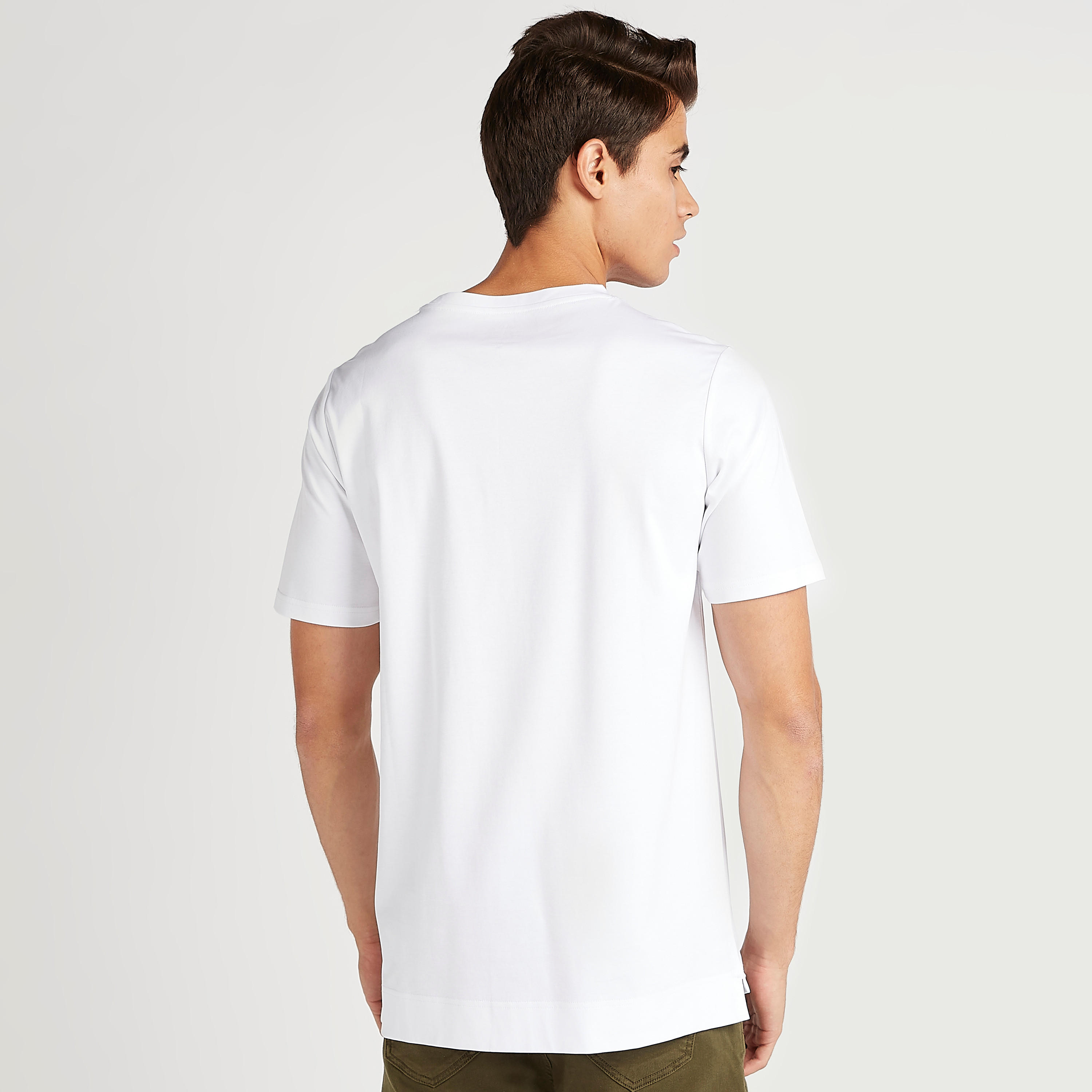 تيشيرت بياقة ضيّقة وأكمام قصيرة وطبعات-men-clothing-tshirtsandpolos-tshirts-image-4