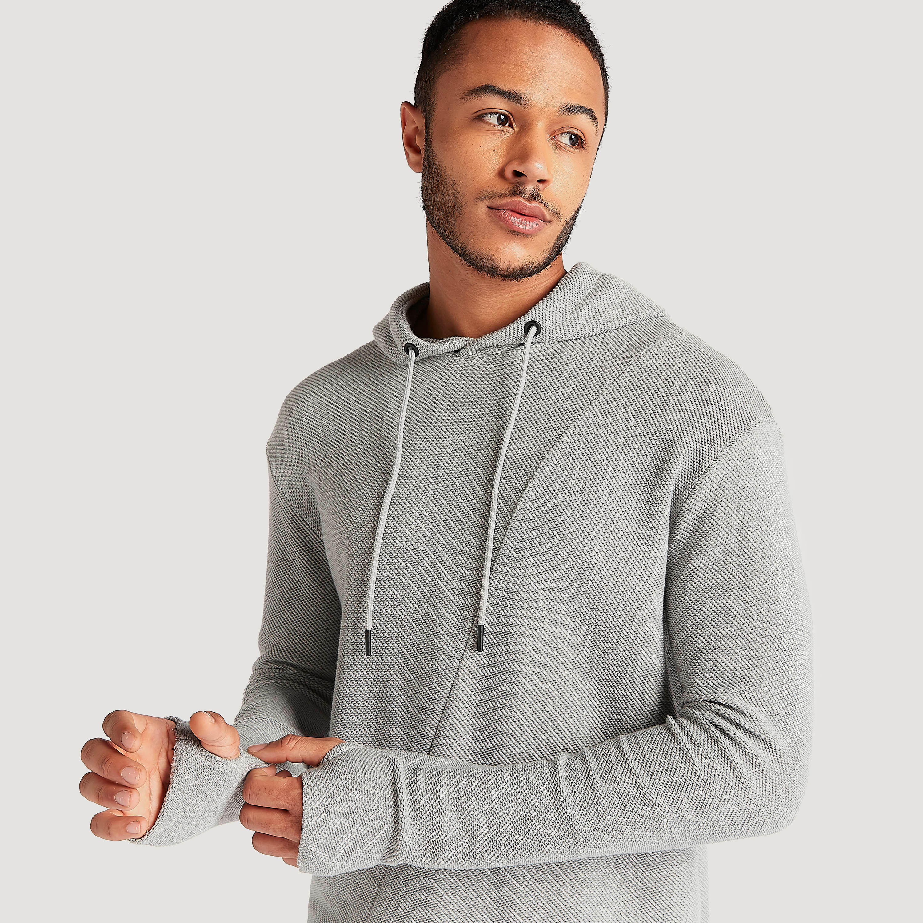 هودي طويل بارز الملمس بأكمام طويلة-men-winterwear-hoodiesandsweatshirts-image-4