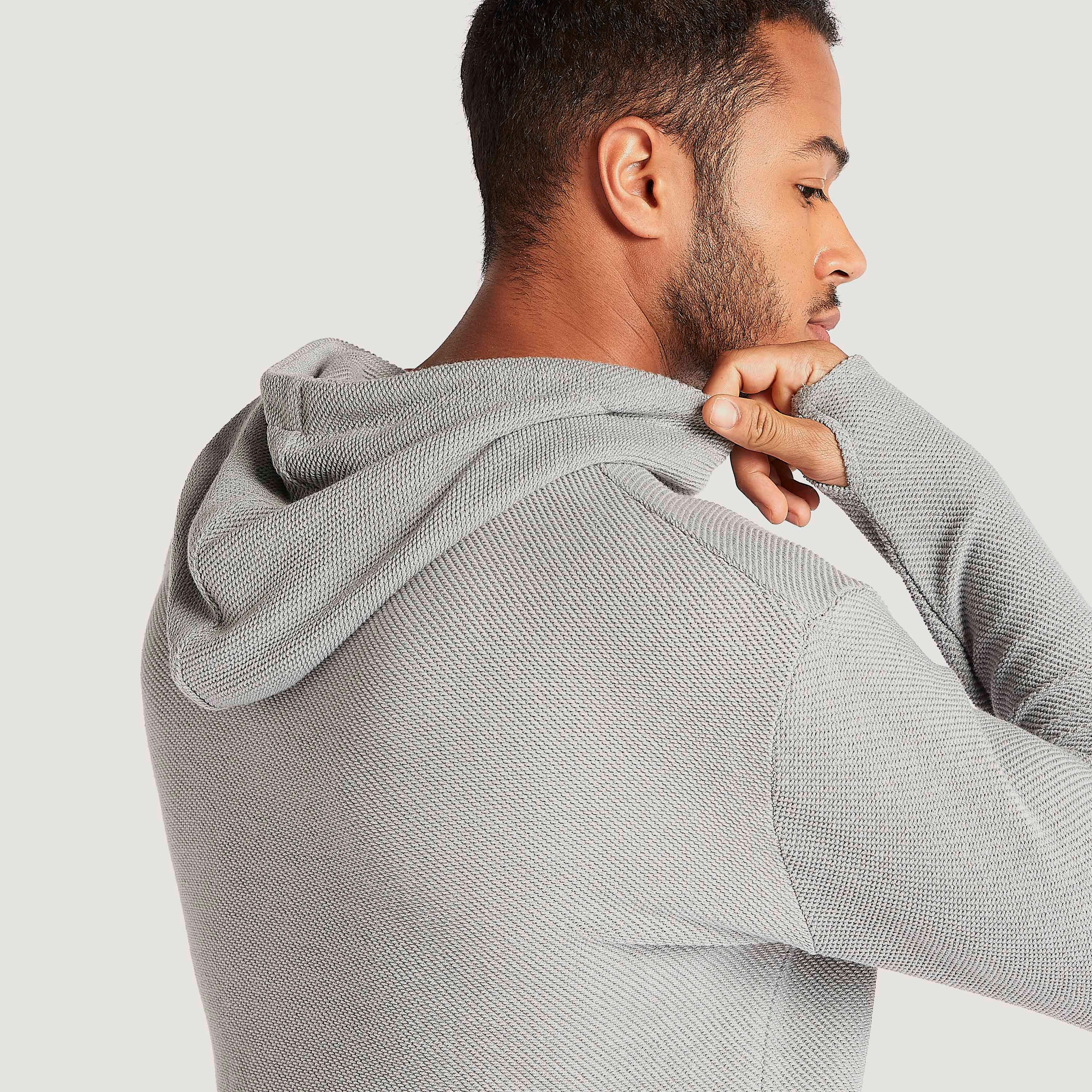 هودي طويل بارز الملمس بأكمام طويلة-men-winterwear-hoodiesandsweatshirts-image-1