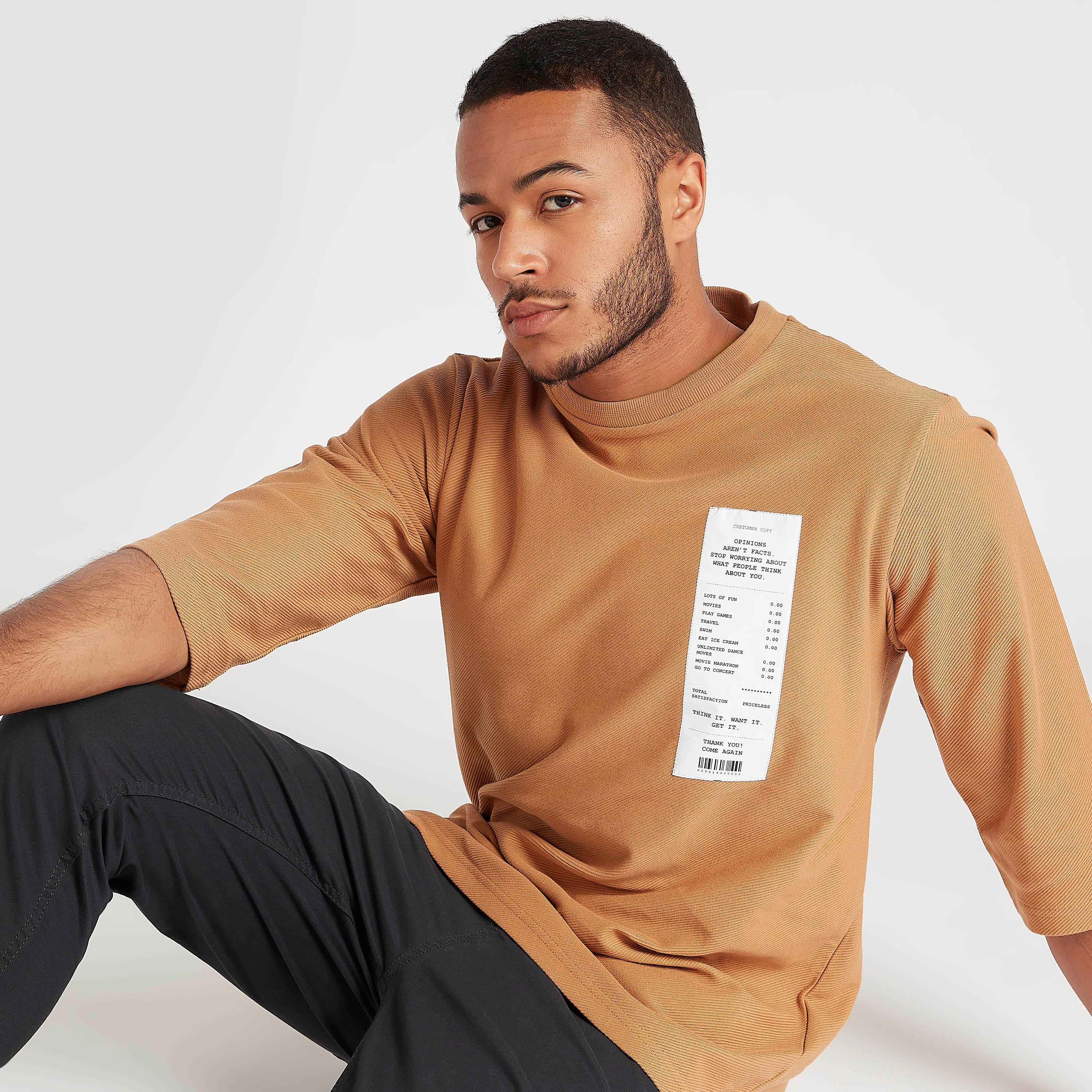 تيشيرت بياقة ضيّقة وأكمام 3/4 وطبعات-men-clothing-tshirtsandpolos-tshirts-image-5