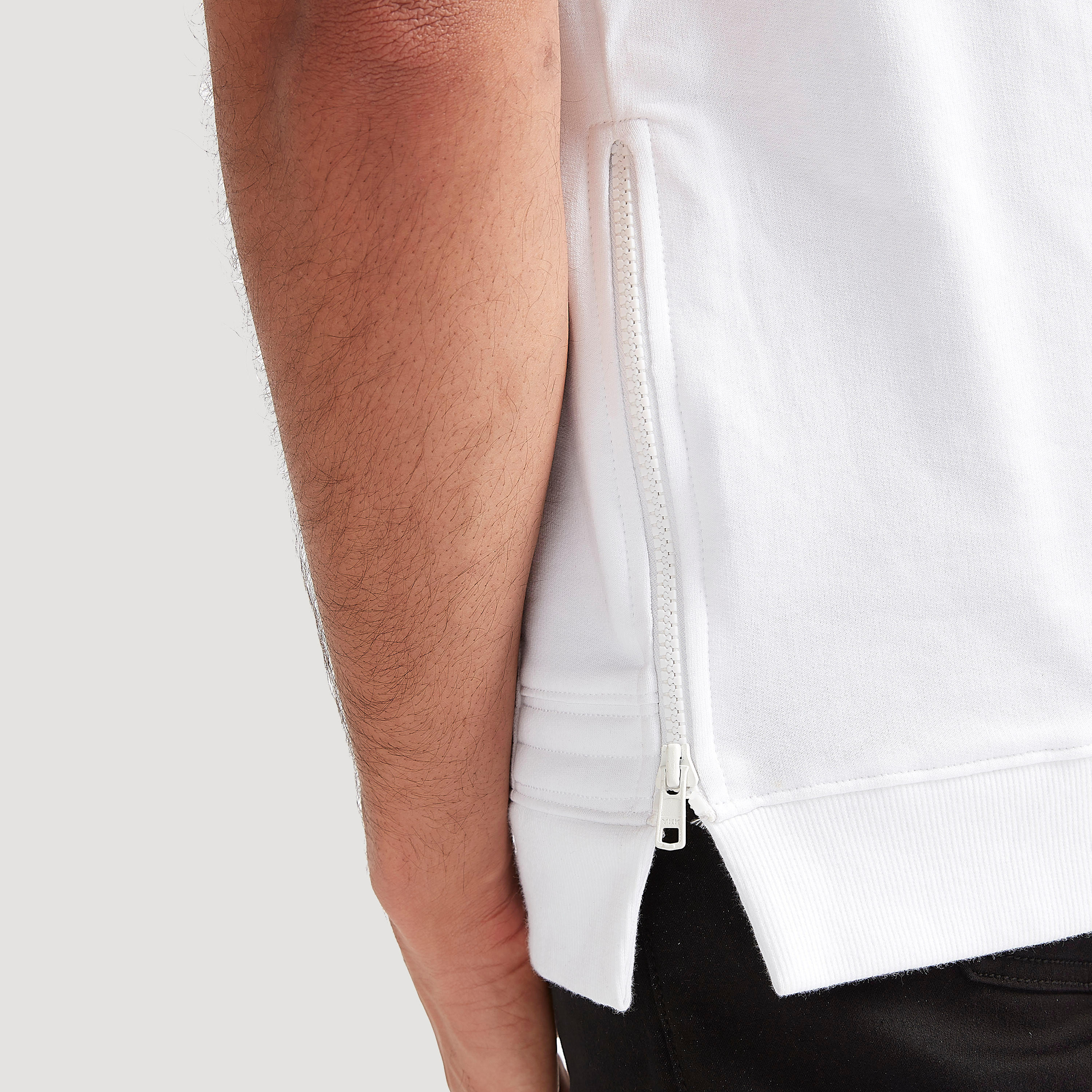 هودي بطبعات وأكمام قصيرة وجيوب-men-winterwear-hoodiesandsweatshirts-image-6