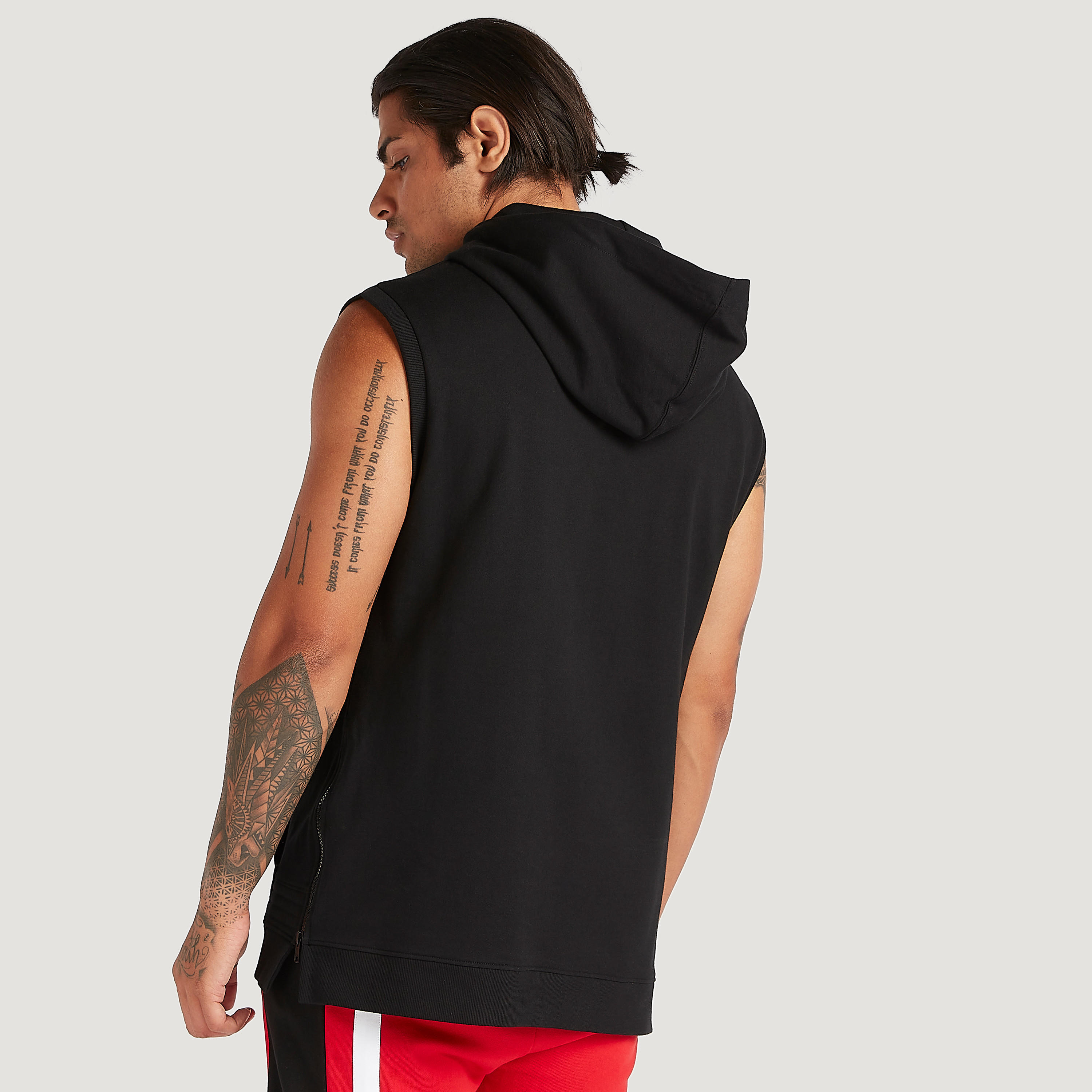 هودي بطبعات وجيوب كنغر وطبعات-men-winterwear-hoodiesandsweatshirts-image-5