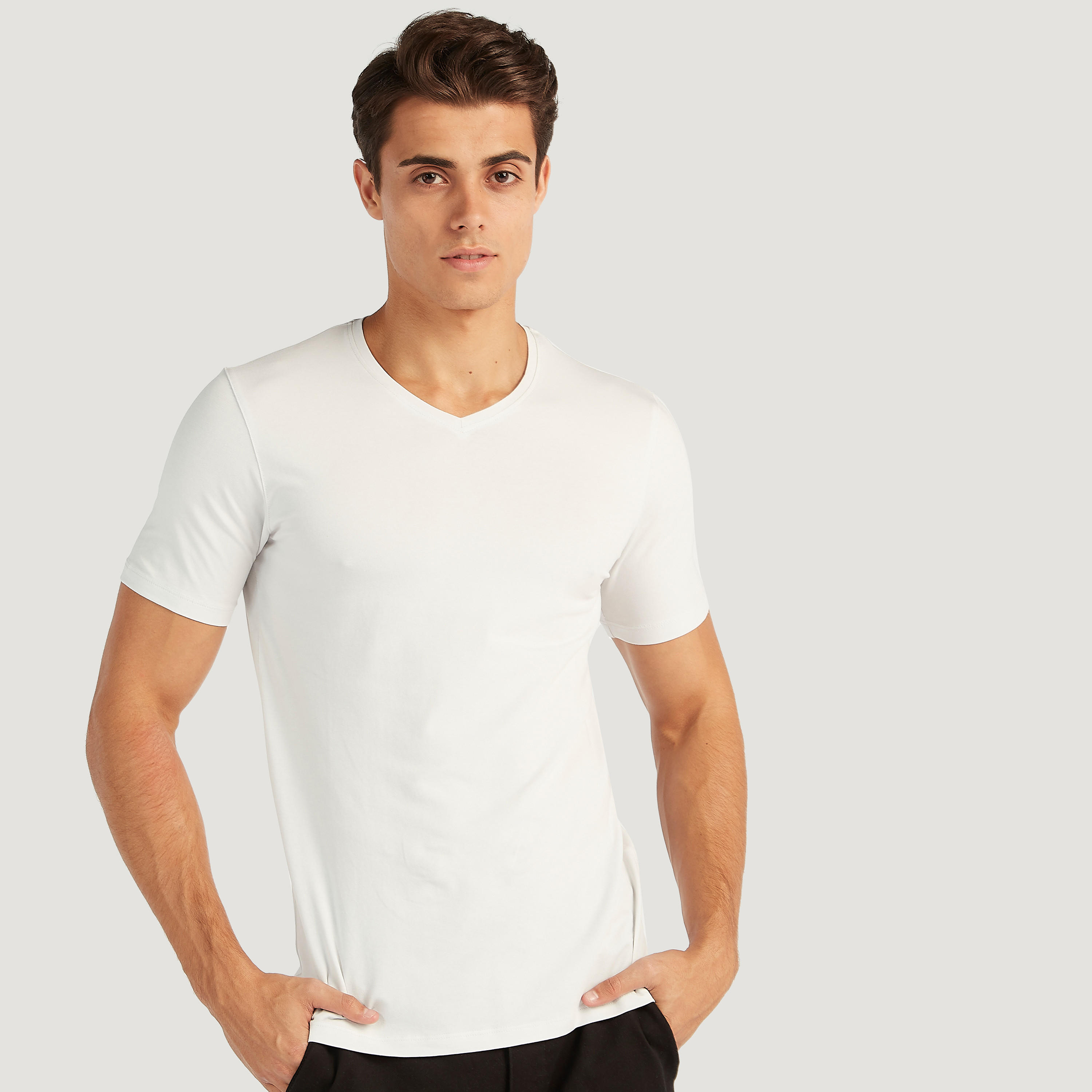 تيشيرت سادة بياقة V وأكمام قصيرة-men-clothing-tshirtsandpolos-tshirts-image-5
