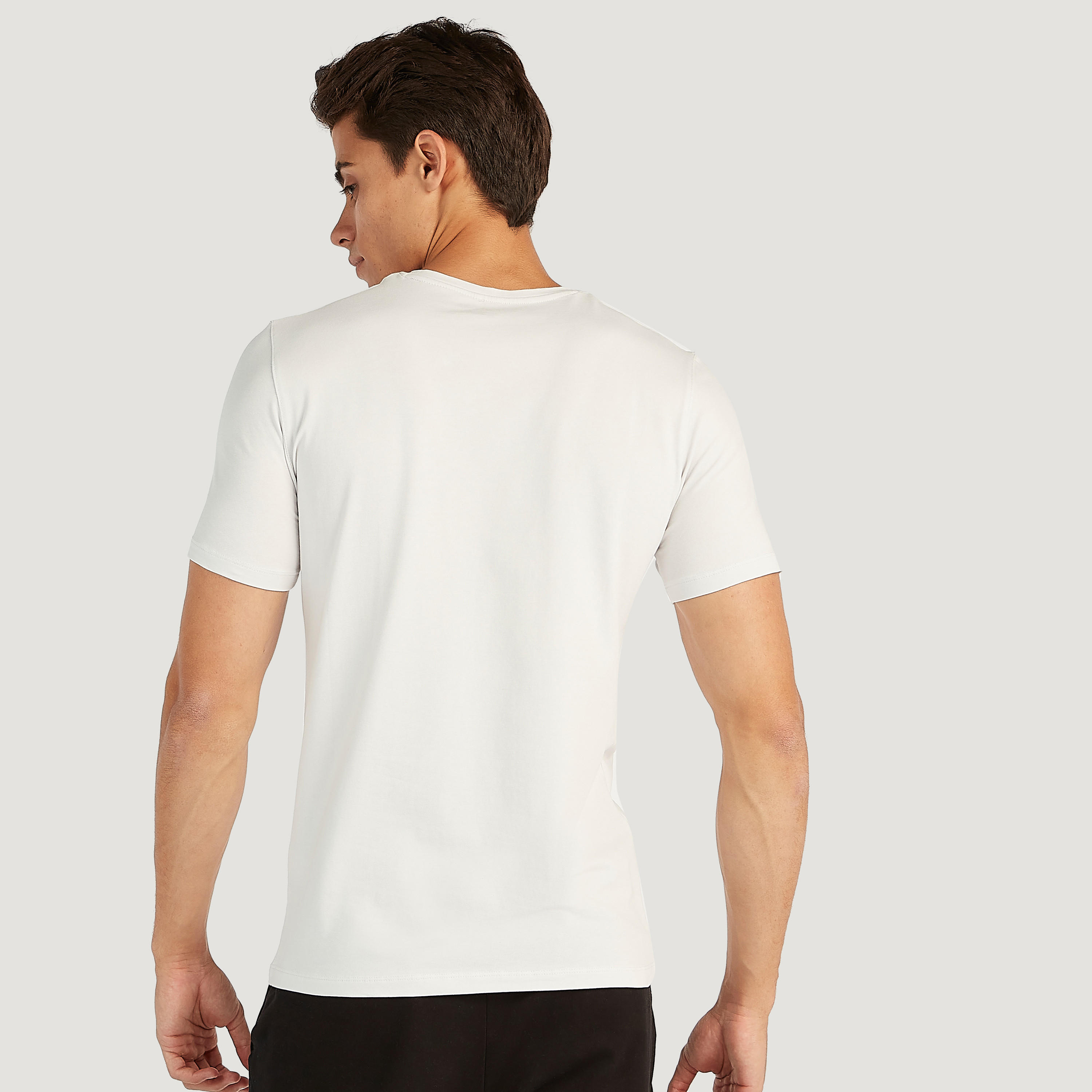 تيشيرت سادة بياقة V وأكمام قصيرة-men-clothing-tshirtsandpolos-tshirts-image-2