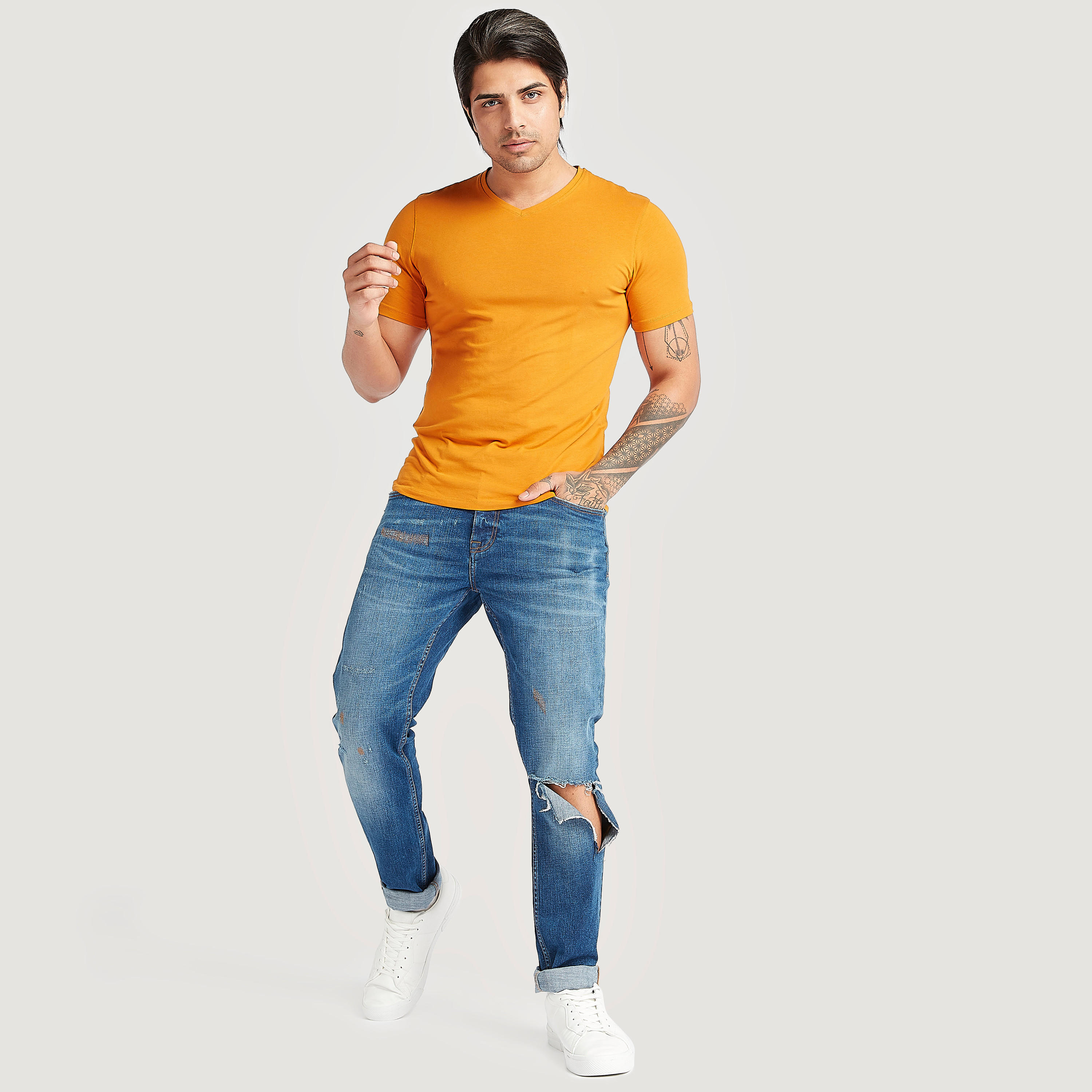 تيشيرت سادة بياقة V وأكمام قصيرة-men-clothing-tshirtsandpolos-tshirts-image-2