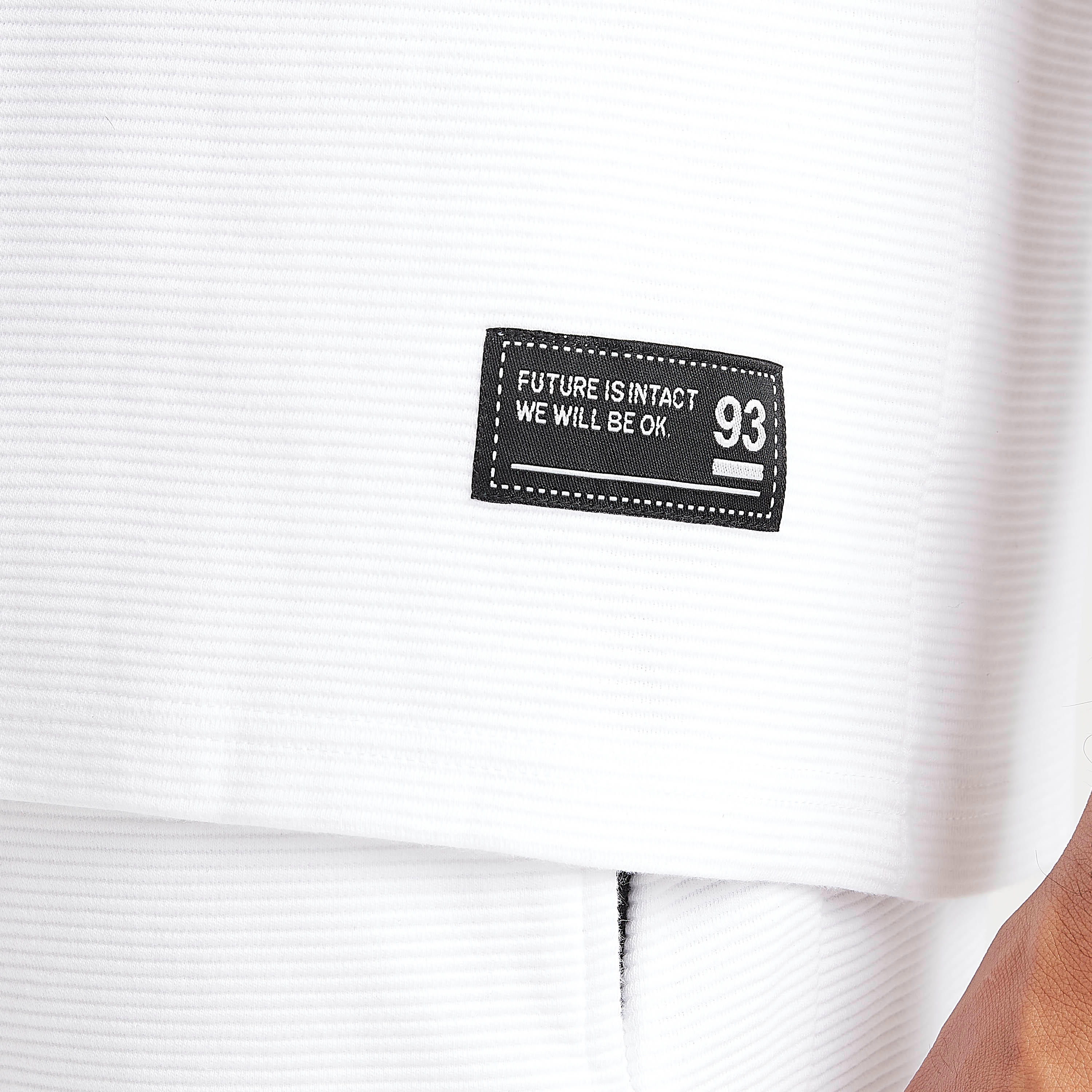 تيشيرت بارز الملمس بياقة ضيّقة وأكمام قصيرة-men-clothing-tshirtsandpolos-tshirts-image-2