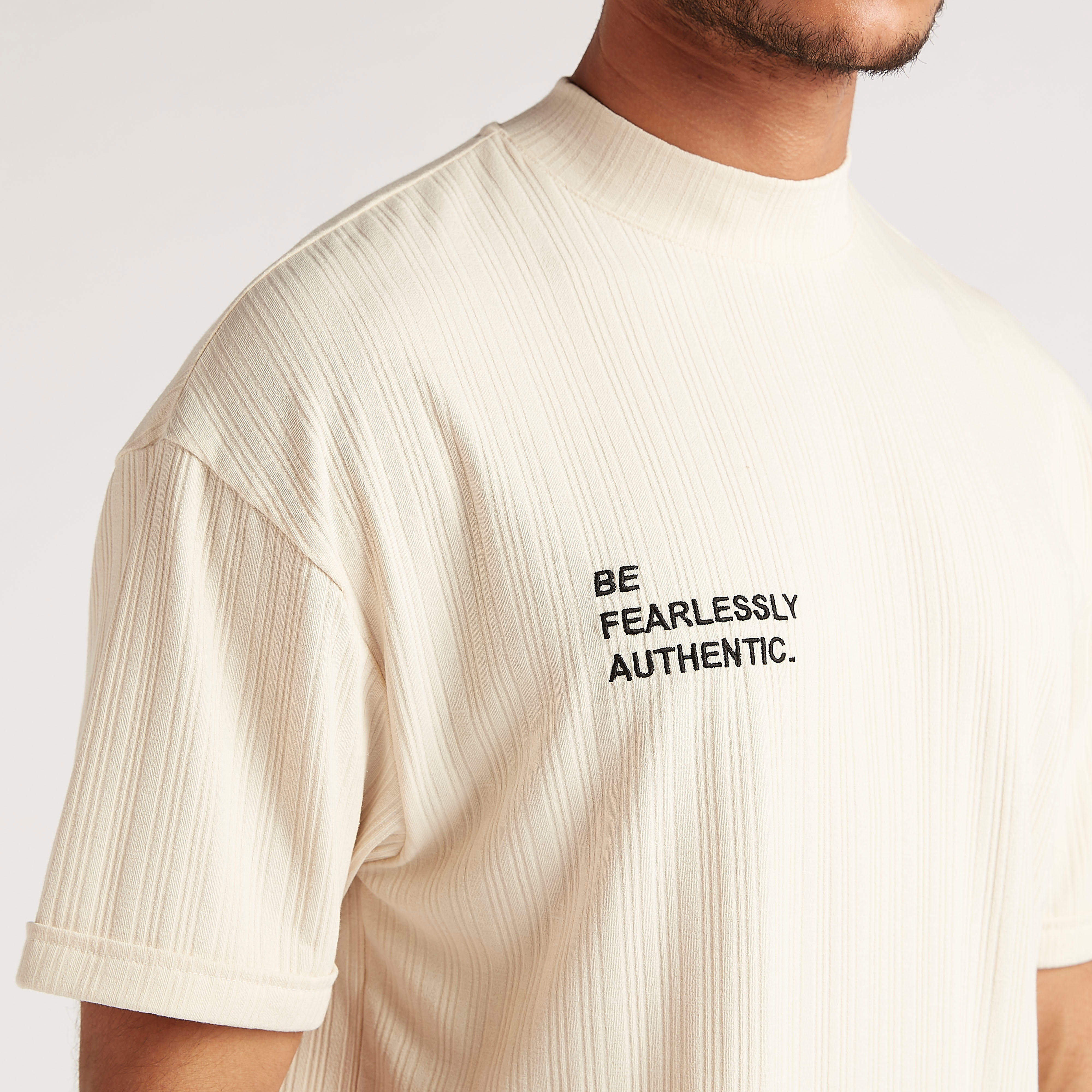 تيشيرت بارز الملمس بياقة ضيّقة وأكمام قصيرة-men-clothing-tshirtsandpolos-tshirts-image-3