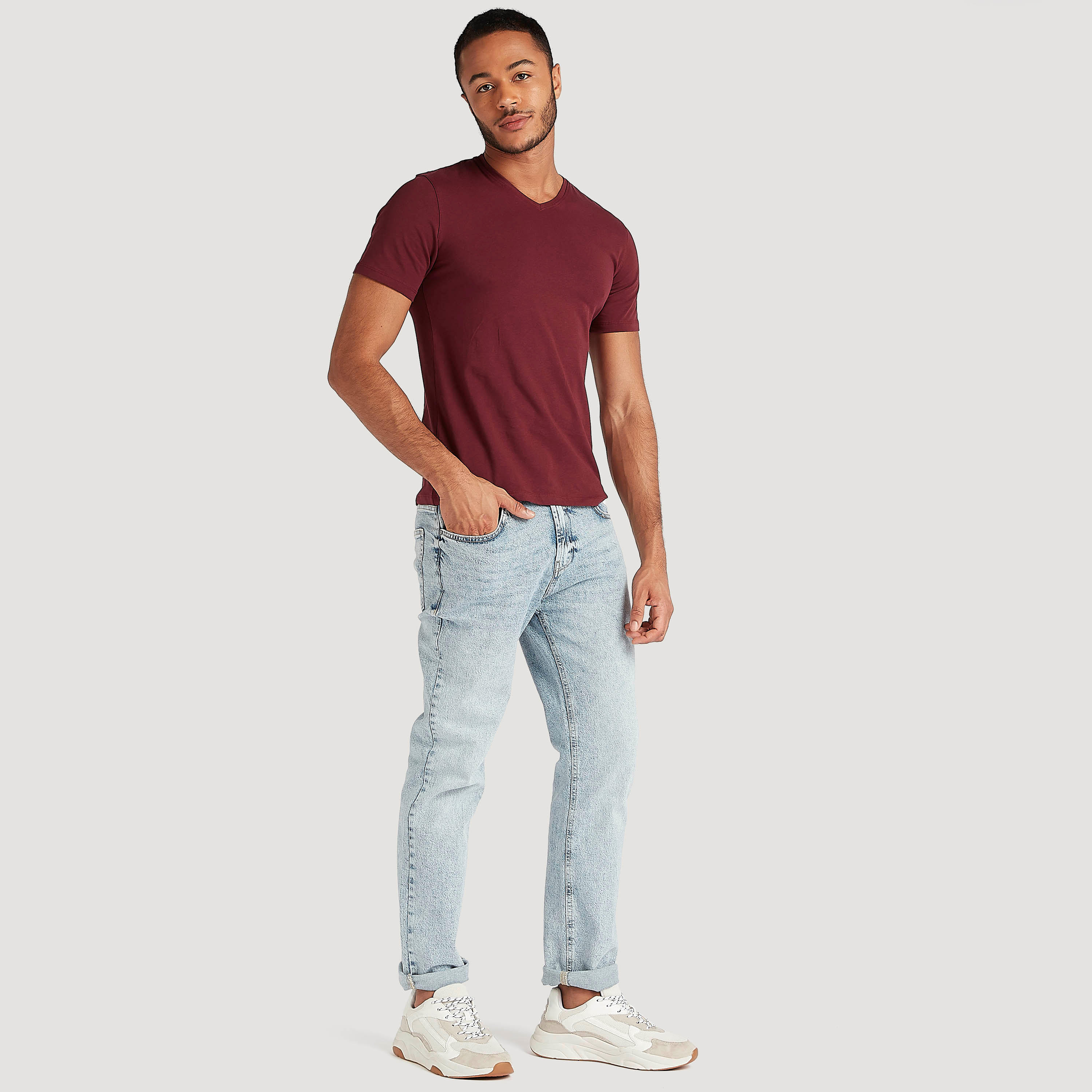 تيشيرت سادة بياقة v وأكمام قصيرة-men-clothing-tshirtsandpolos-tshirts-image-4