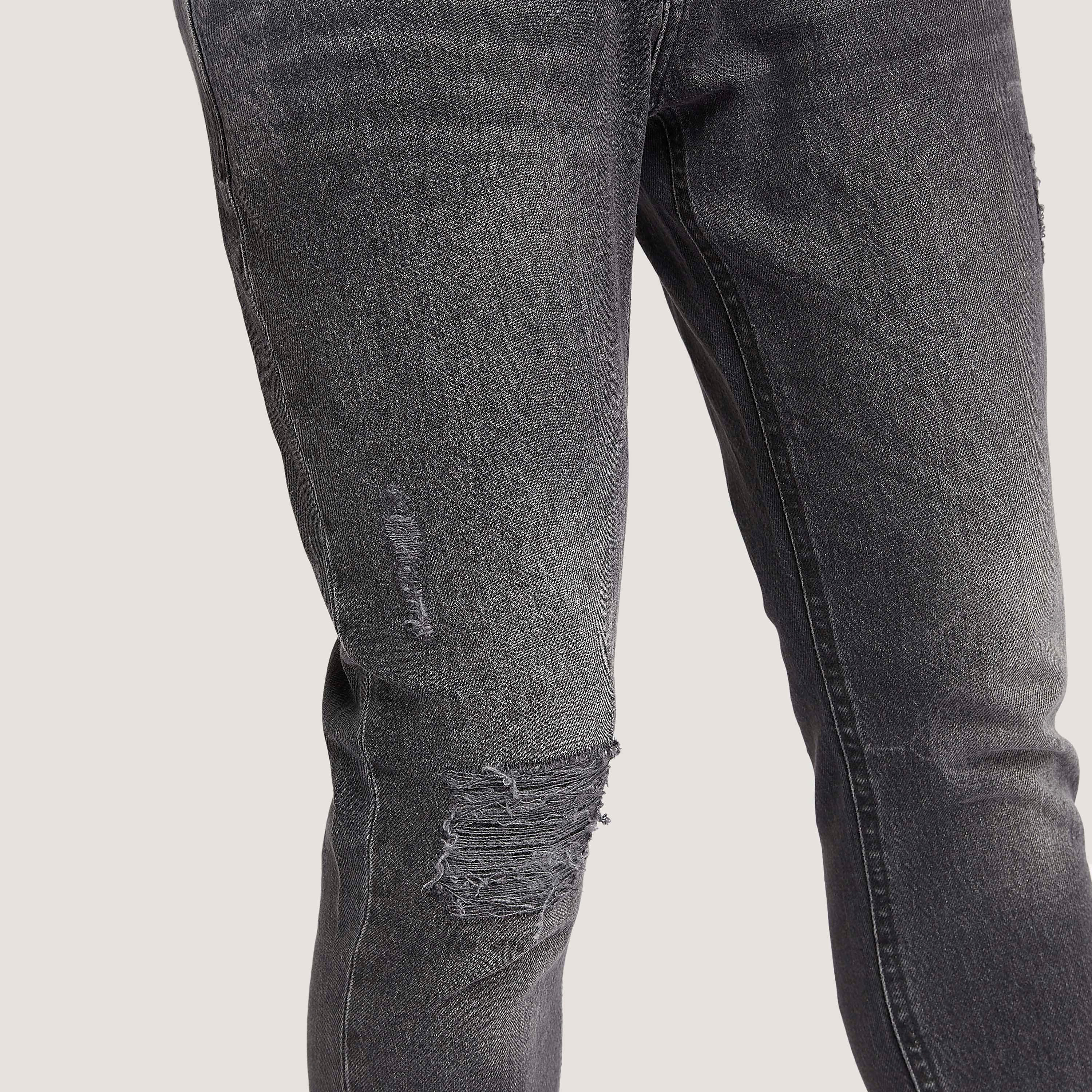 بنطلون جينز كاروت فيت بخصر منخفض وأطراف بشراشيب-men-clothing-bottoms-jeans-image-3