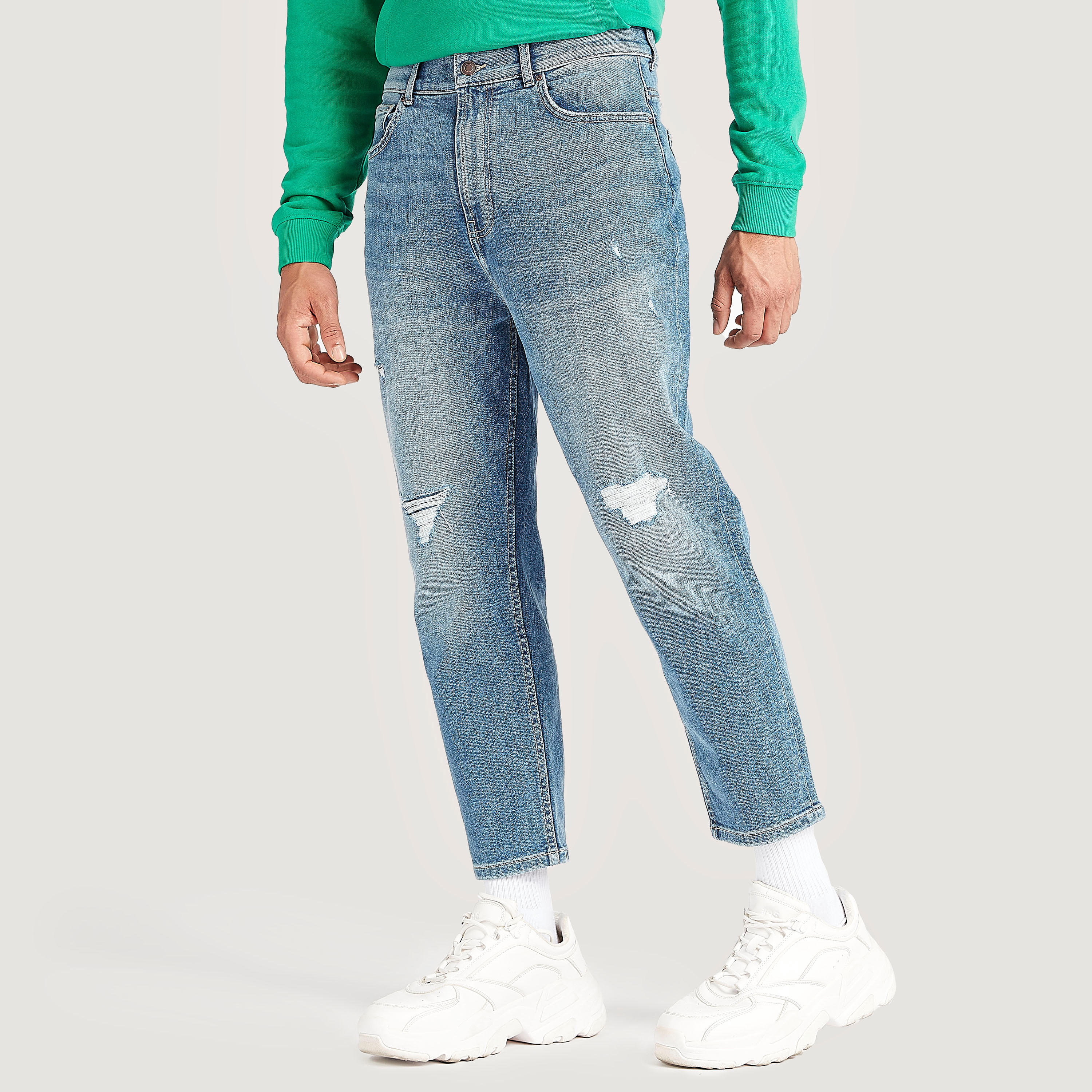 بنطلون جينز قصير مضلع بخصر متوسط الارتفاع وزر إغلاق-men-clothing-bottoms-jeans-image-1