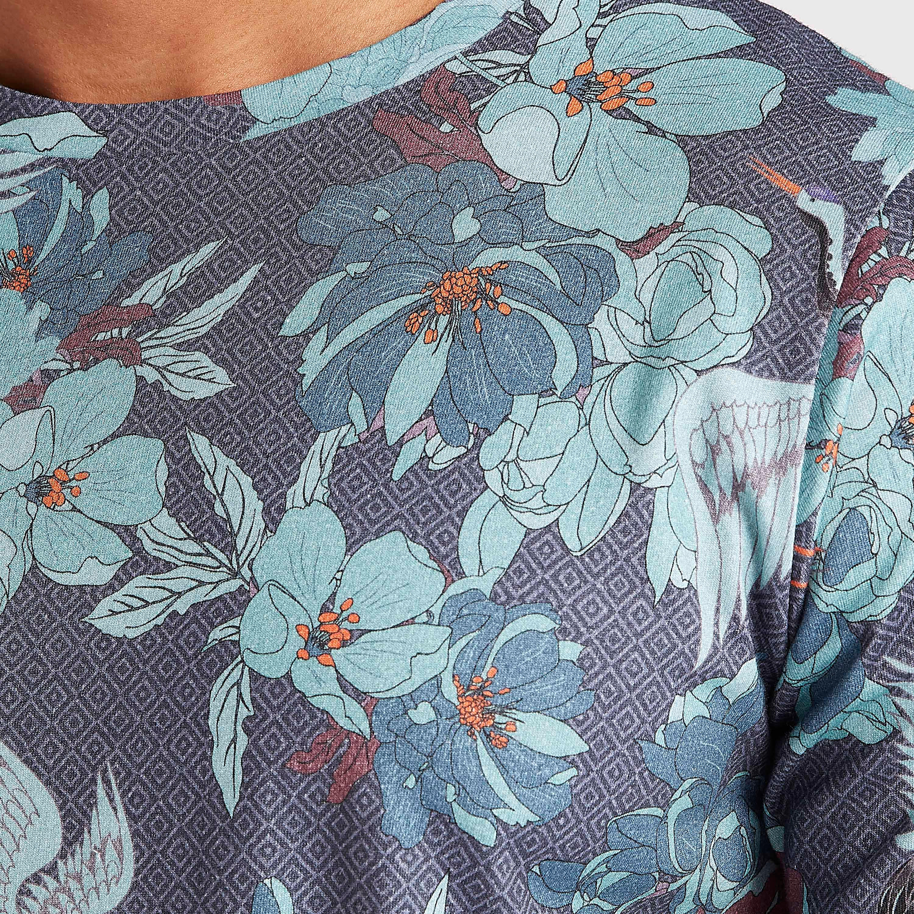 تيشيرت بياقة ضيّقة وأكمام قصيرة وطبعات استوائية-men-clothing-tshirtsandpolos-tshirts-image-3