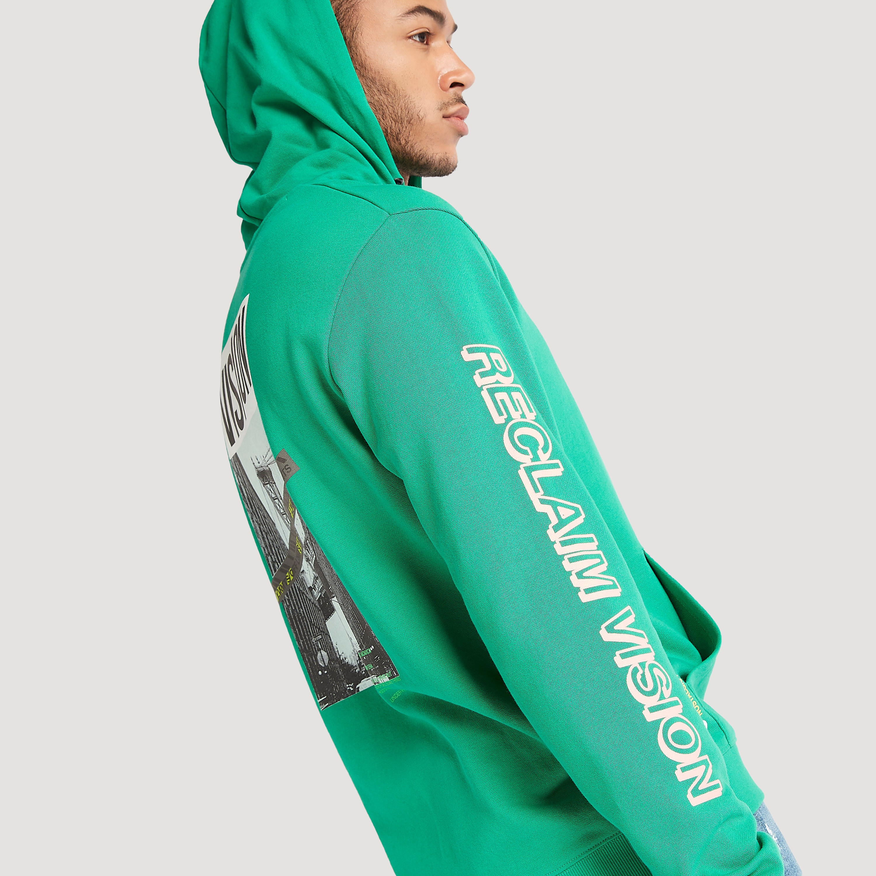 هودي بجيوب كنغر وأكمام طويلة وطبعات-men-winterwear-hoodiesandsweatshirts-image-5