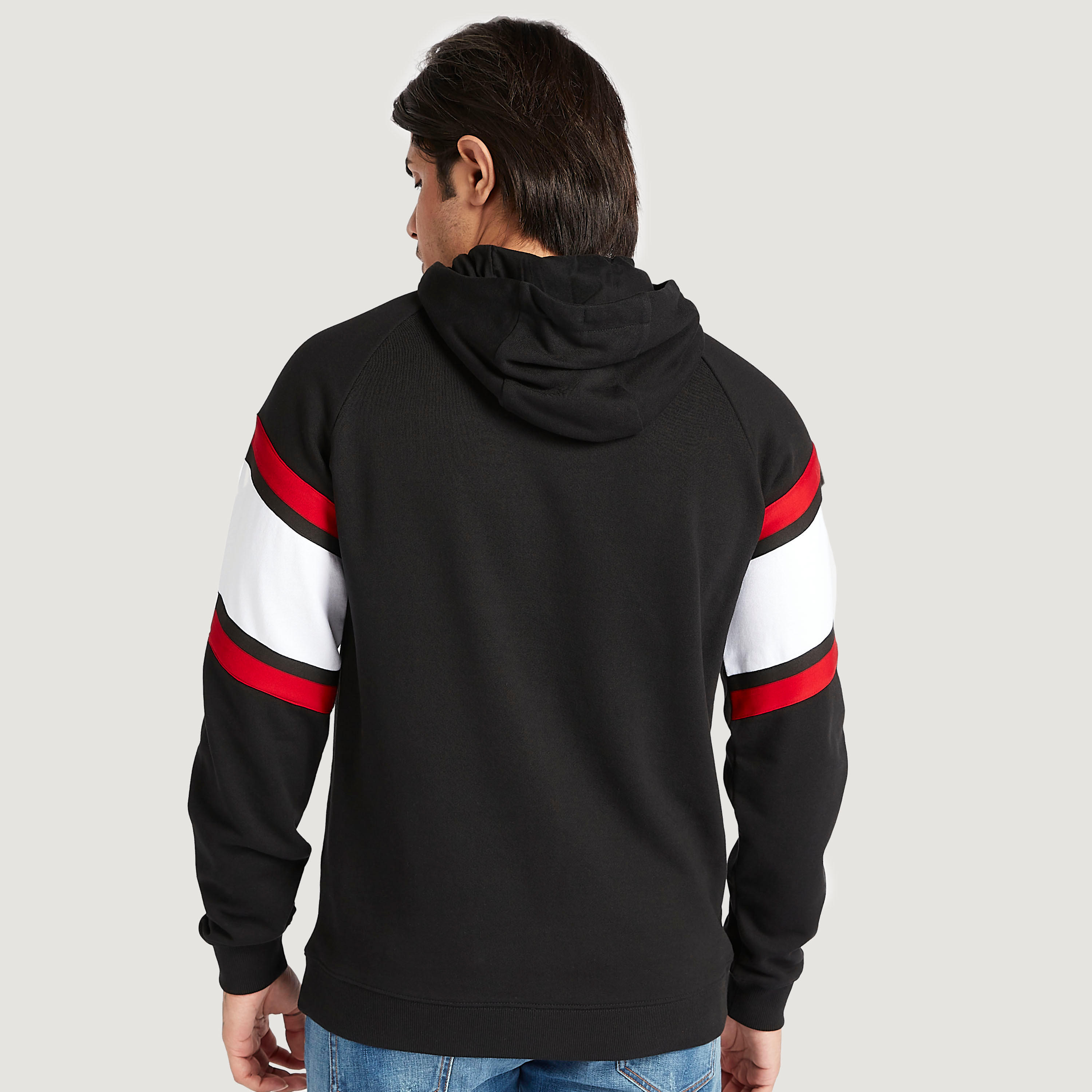 هودي بطبعات وأكمام طويلة وجيوب-men-winterwear-hoodiesandsweatshirts-image-4