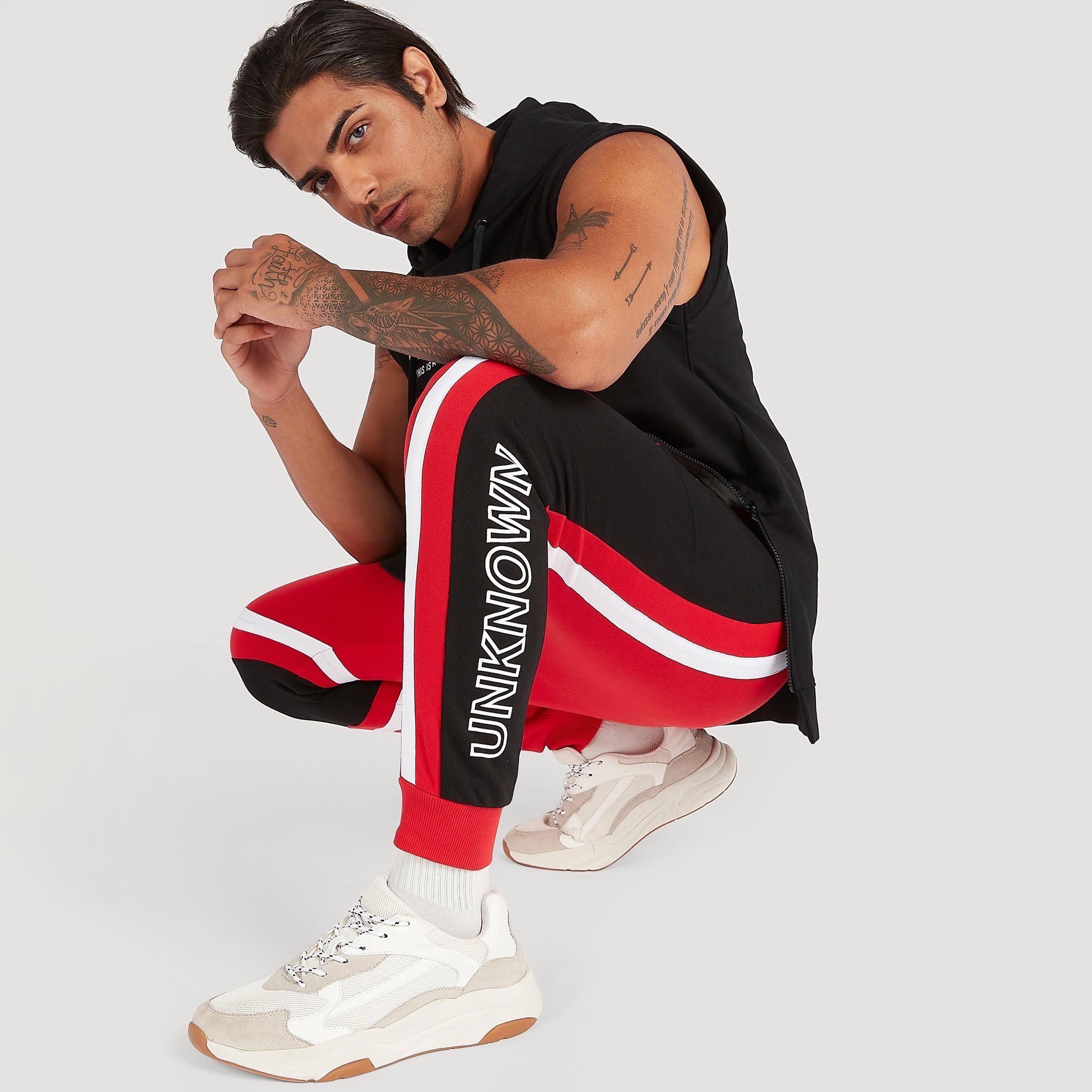 بنطلون رياضي برباط إغلاق وخصر متوسّط الارتفاع-men-clothing-bottoms-joggers-image-2