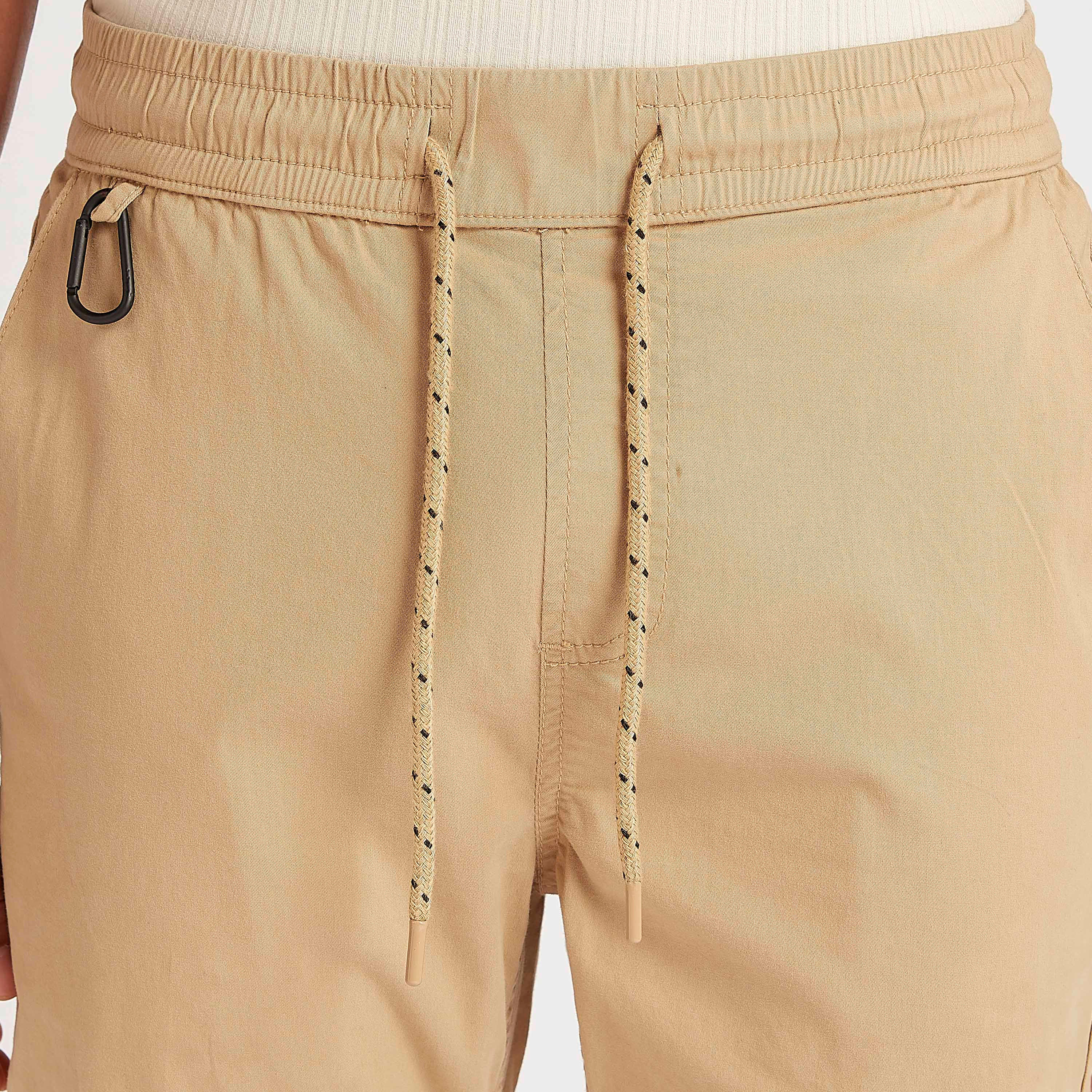 بنطلون رياضي سادة برباط إغلاق وجيوب-men-clothing-bottoms-joggers-image-3